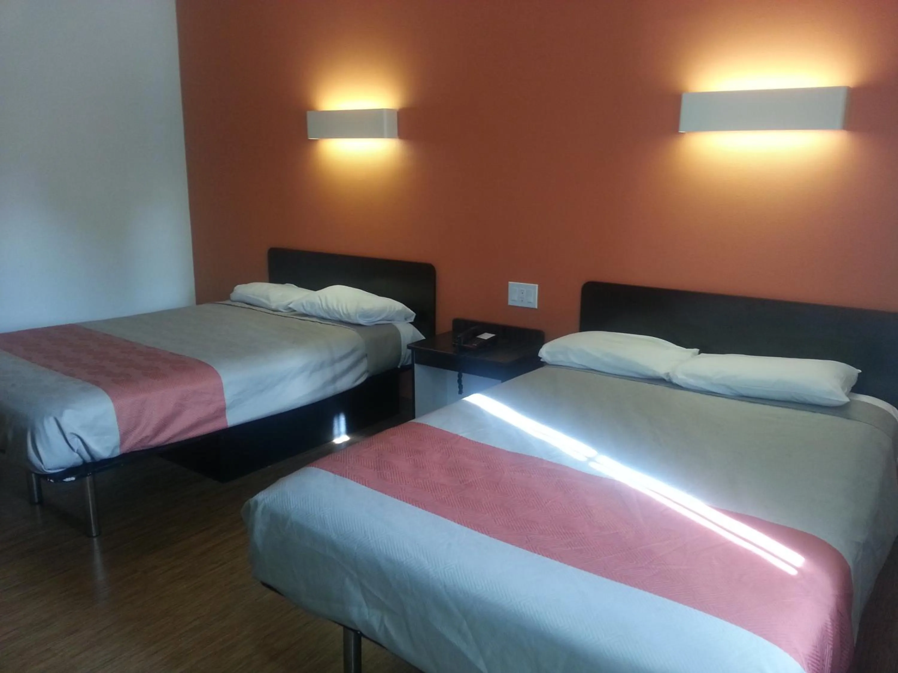 Bed in Motel 6 Bell Gardens, CA - Los Angeles