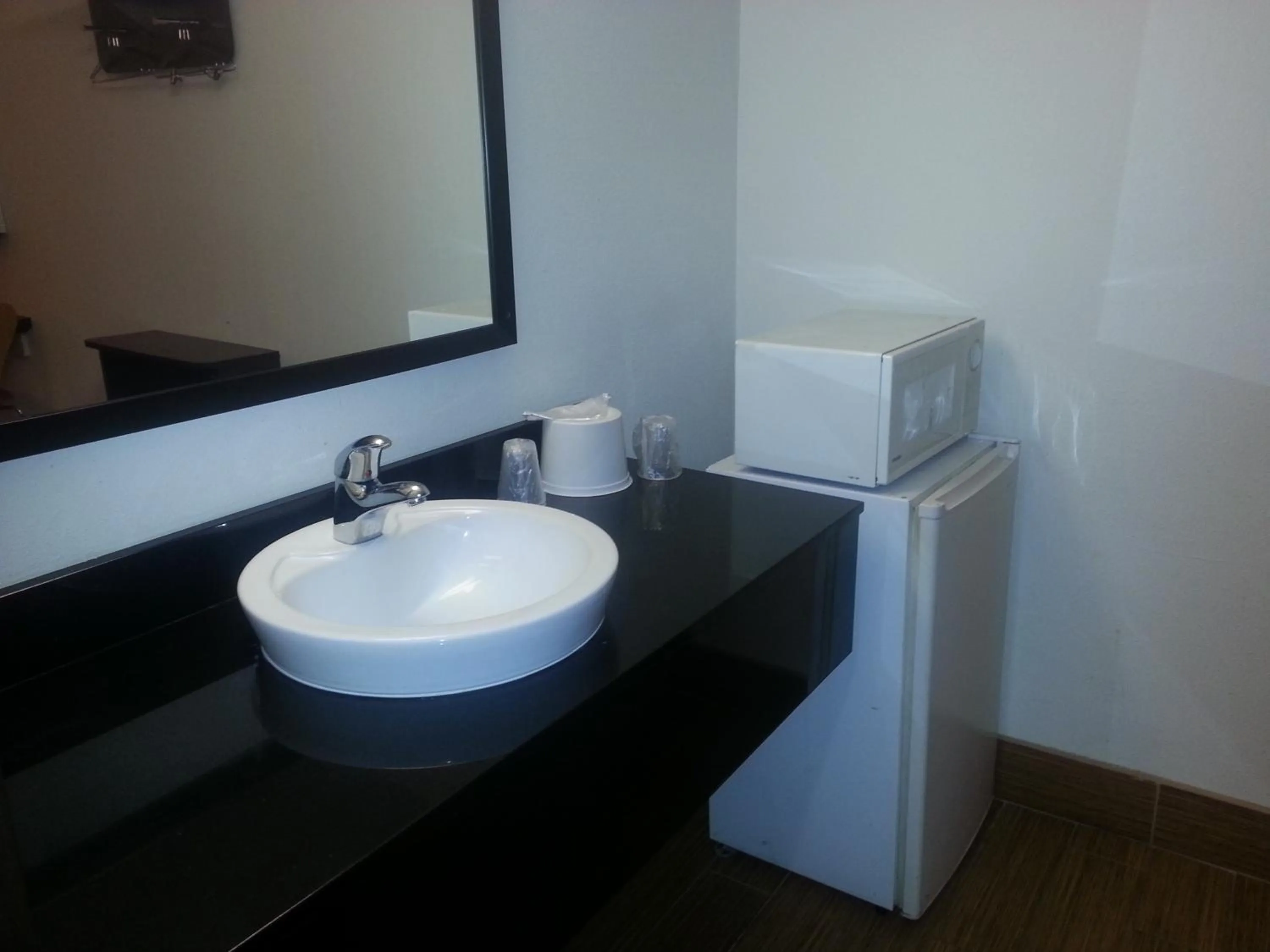 Bathroom in Motel 6 Bell Gardens, CA - Los Angeles