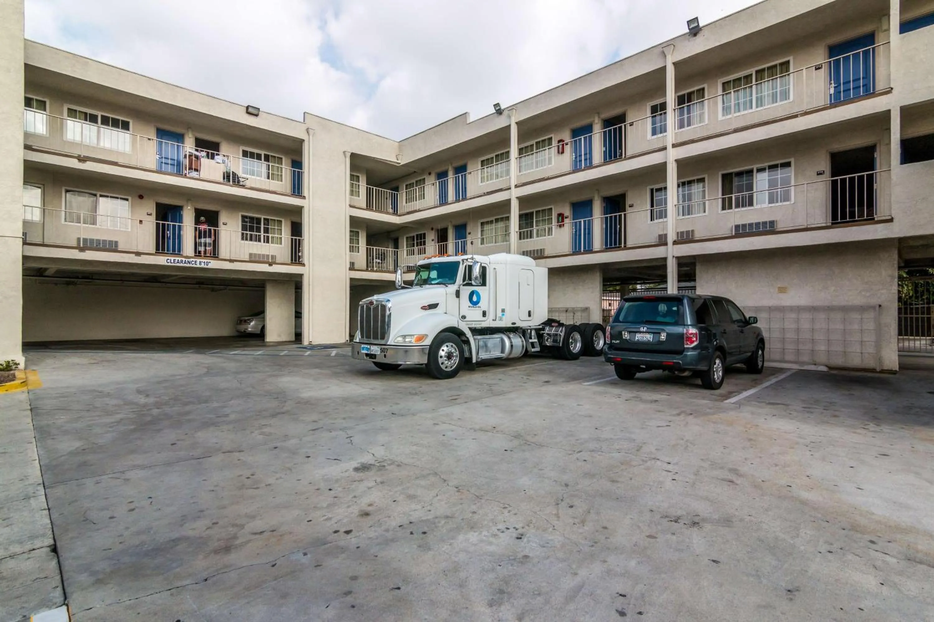 Property building in Motel 6 Bell Gardens, CA - Los Angeles