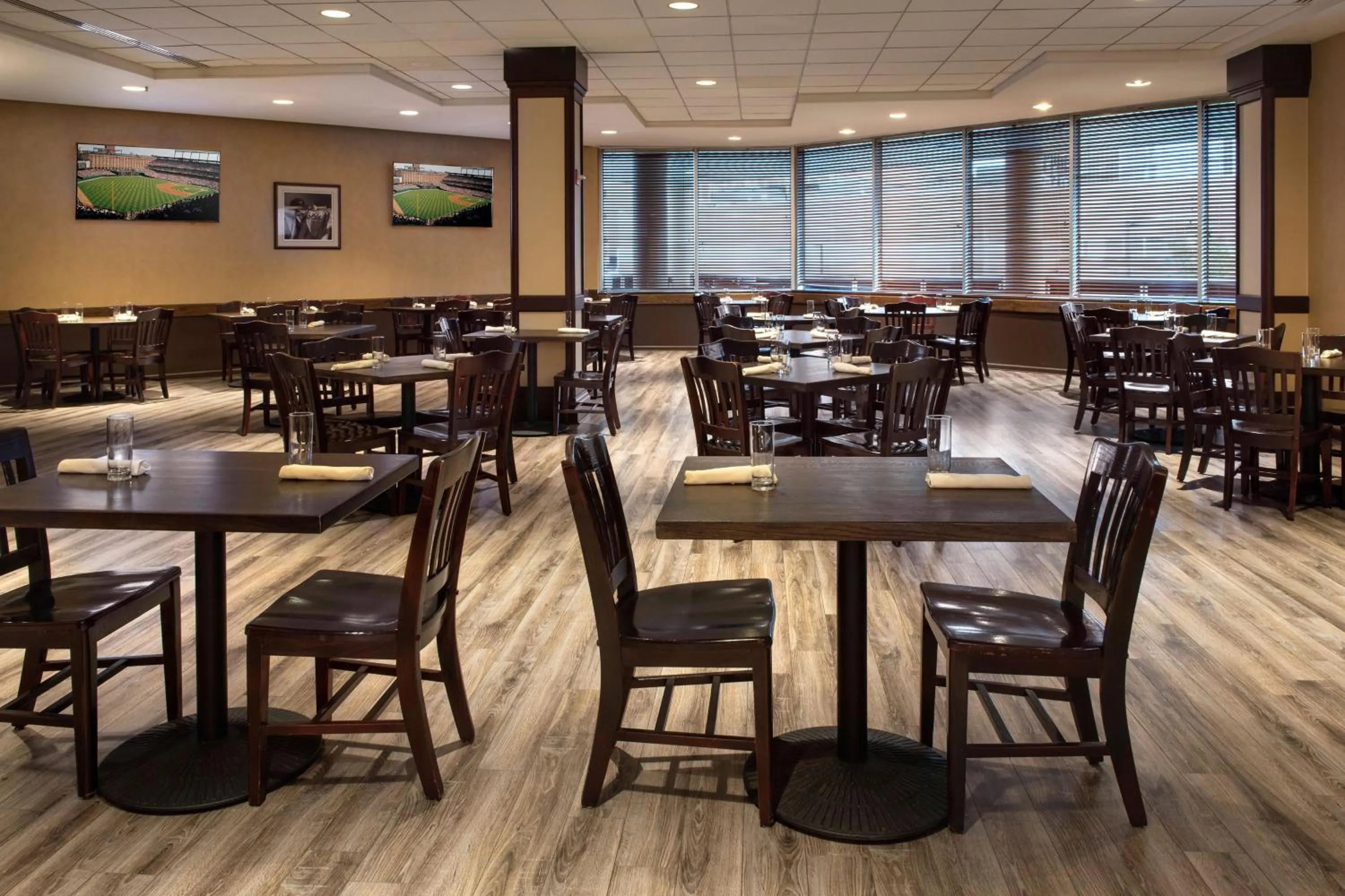 Restaurant/places to eat in Sheraton Inner Harbor Hotel