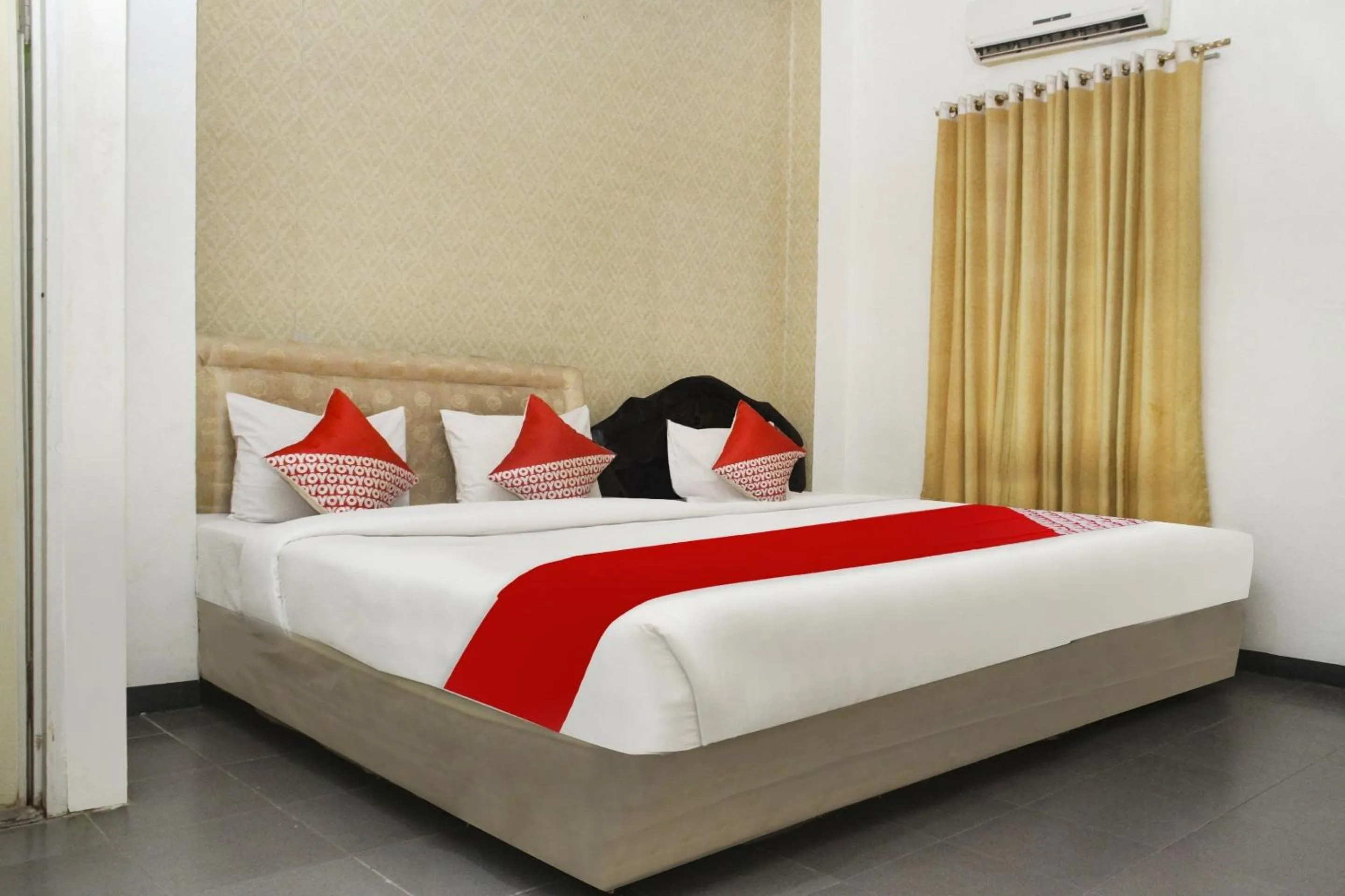 Bathroom, Bed in Hotel O Wisma Hulubalang