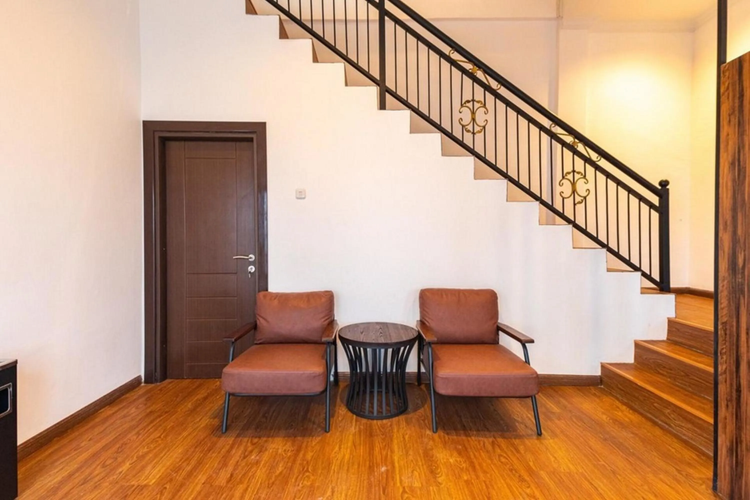 Seating area in RedDoorz at Binjai Deli Serdang