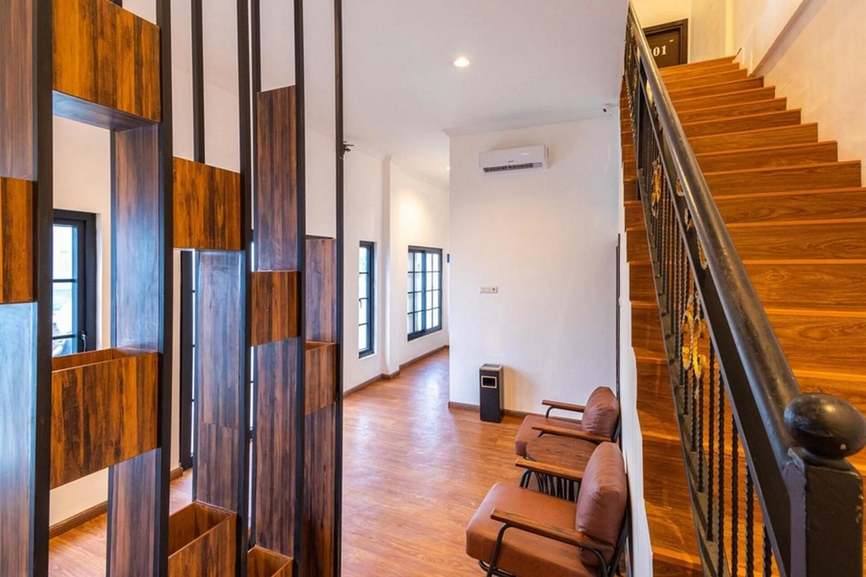 Seating area in RedDoorz at Binjai Deli Serdang