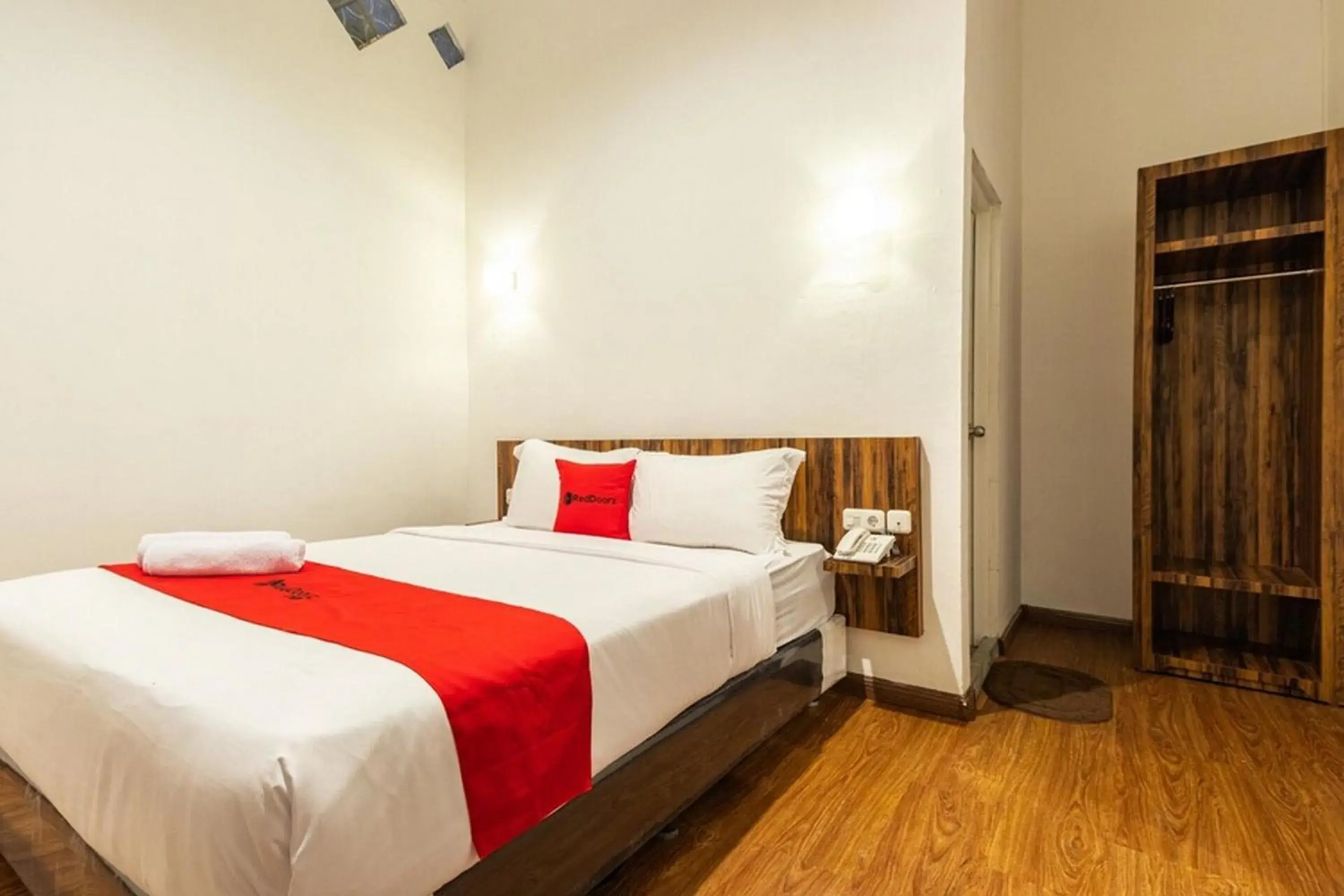 Bedroom, Bed in RedDoorz at Binjai Deli Serdang Bedroom, Bed in RedDoorz at Binjai Deli Serdang