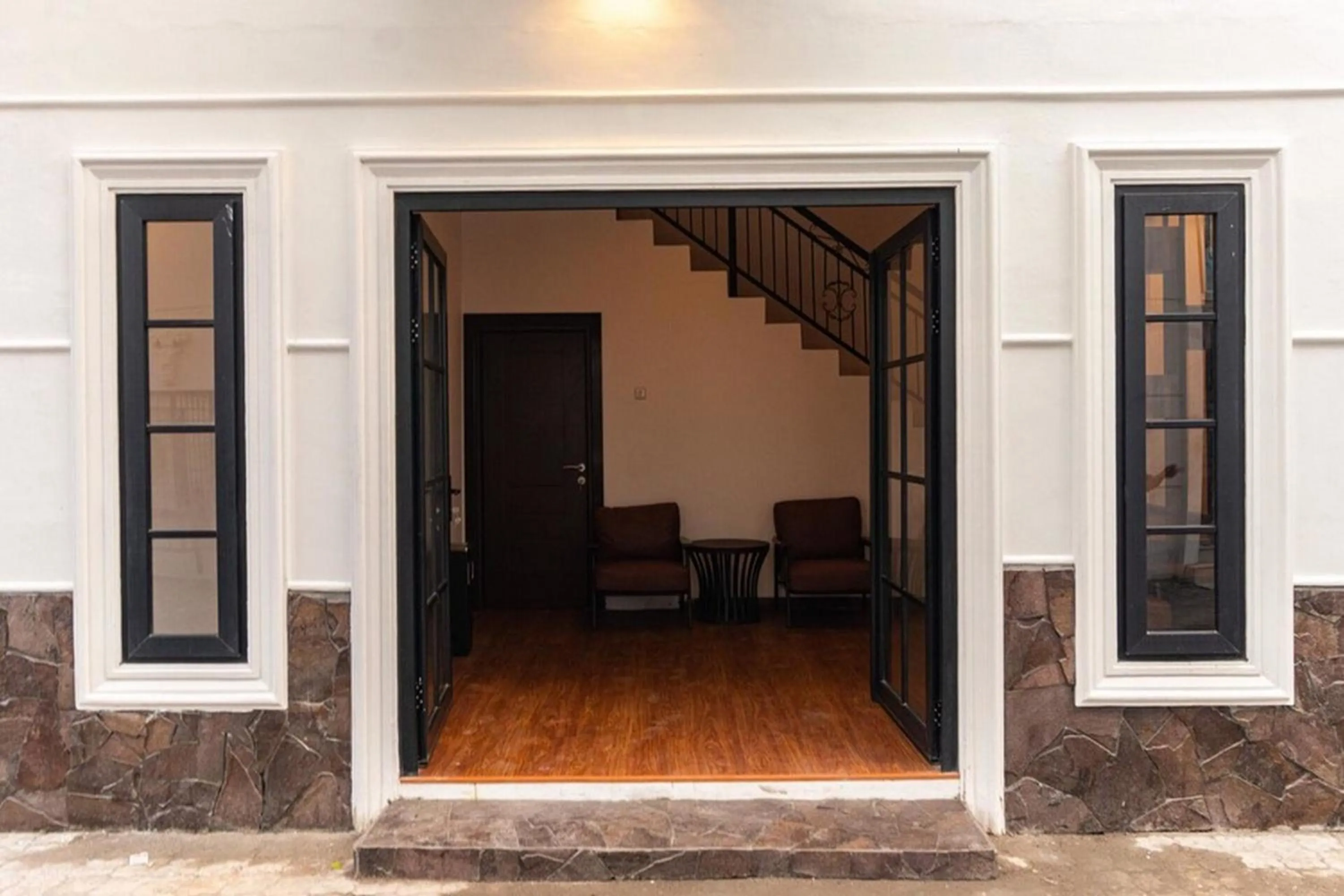 Facade/entrance in RedDoorz at Binjai Deli Serdang