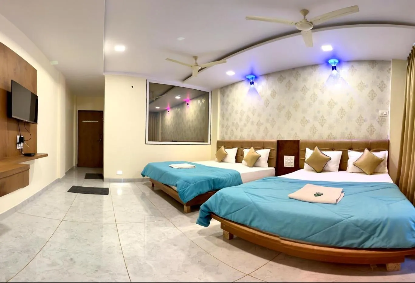 Photo of the whole room, Bed in Shivshrushti Agro Tourism & River Camp Tapola