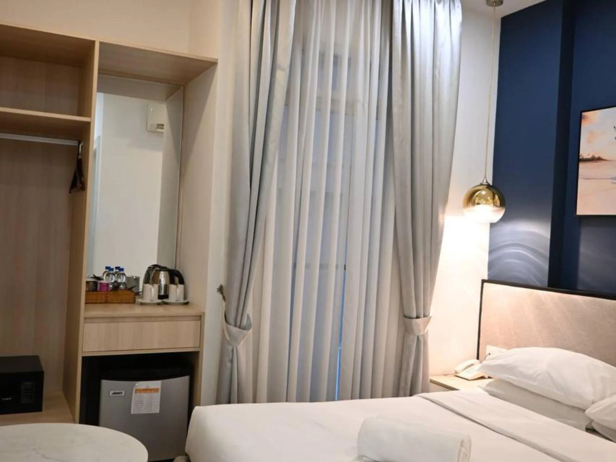 Bedroom, Bed in Helen Fin Inn & Apartment