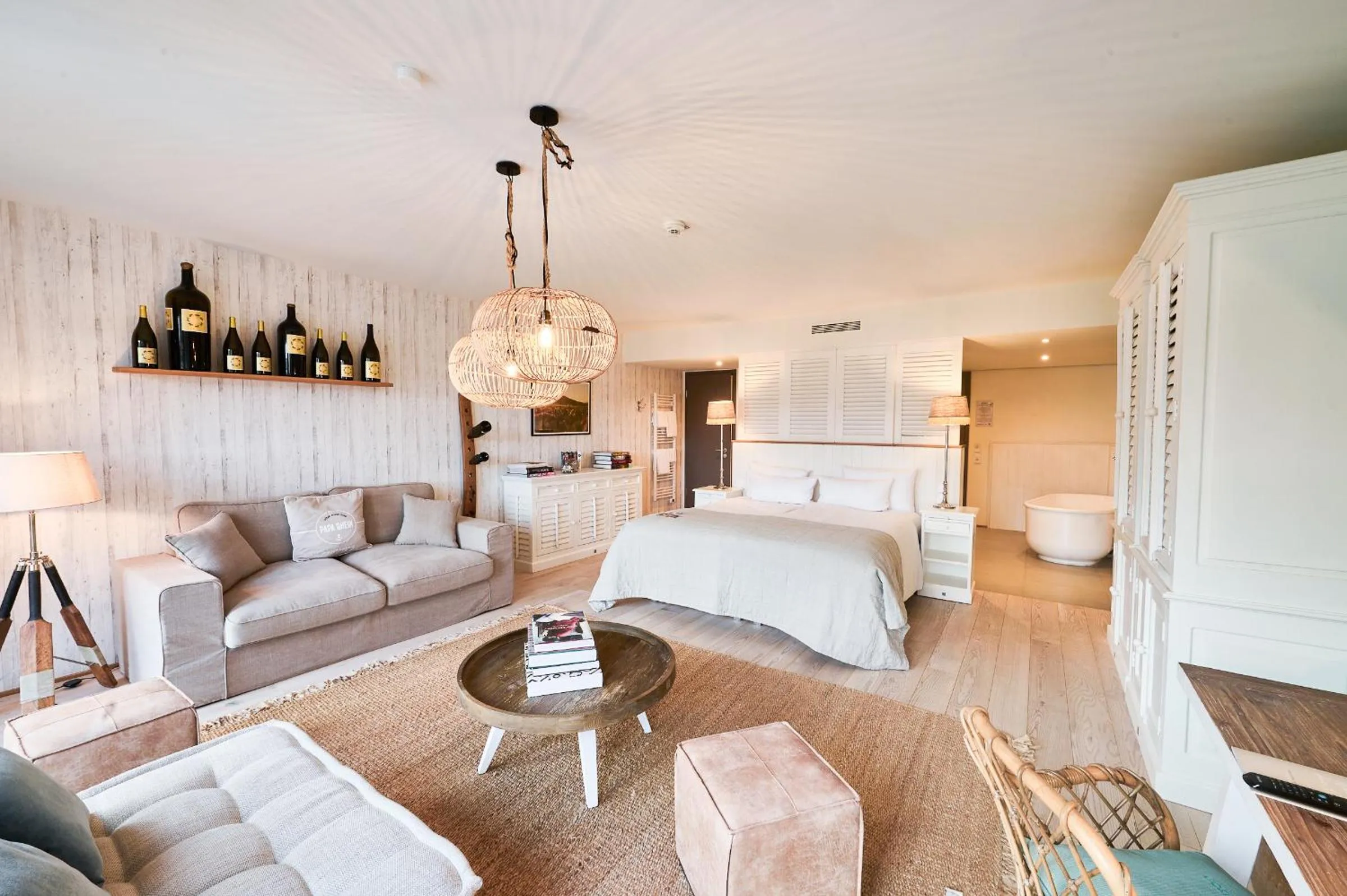 Photo of the whole room, Bed in PAPA RHEIN - Hotel & Spa