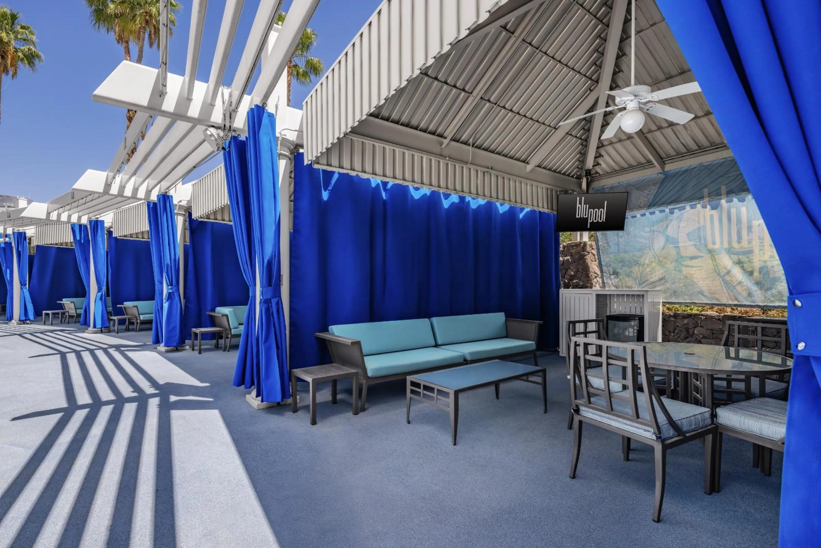 Swimming pool in Horseshoe Las Vegas