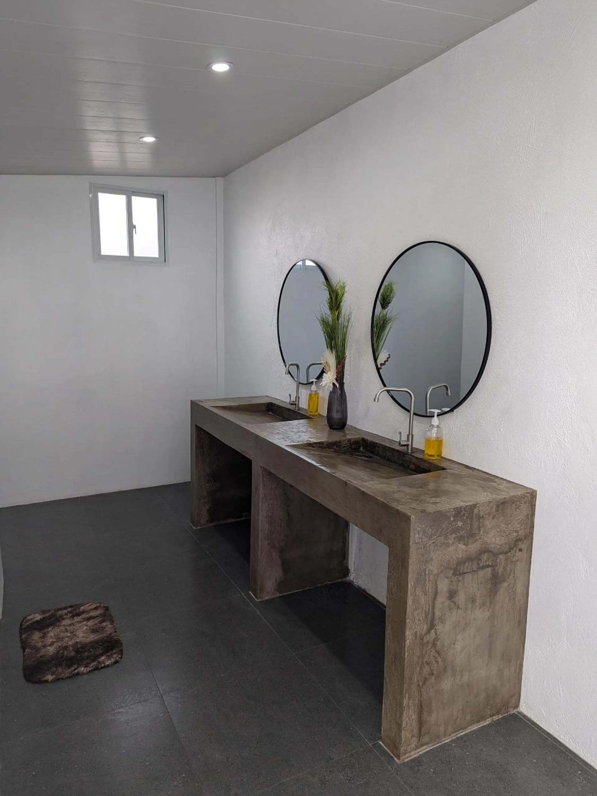 Bathroom in Crazy Bears Hostel