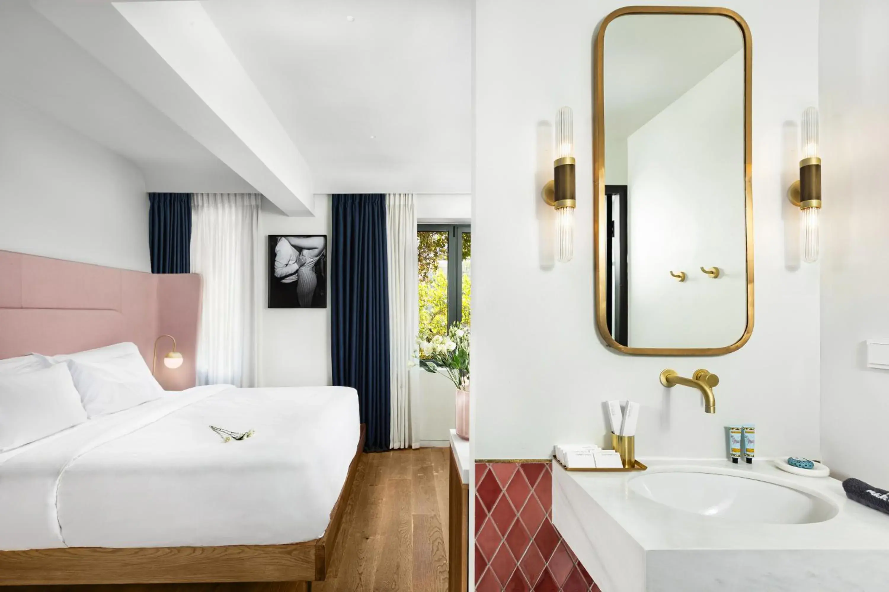 Bedroom, Bed in Gatsby Athens Bedroom, Bed in Gatsby Athens