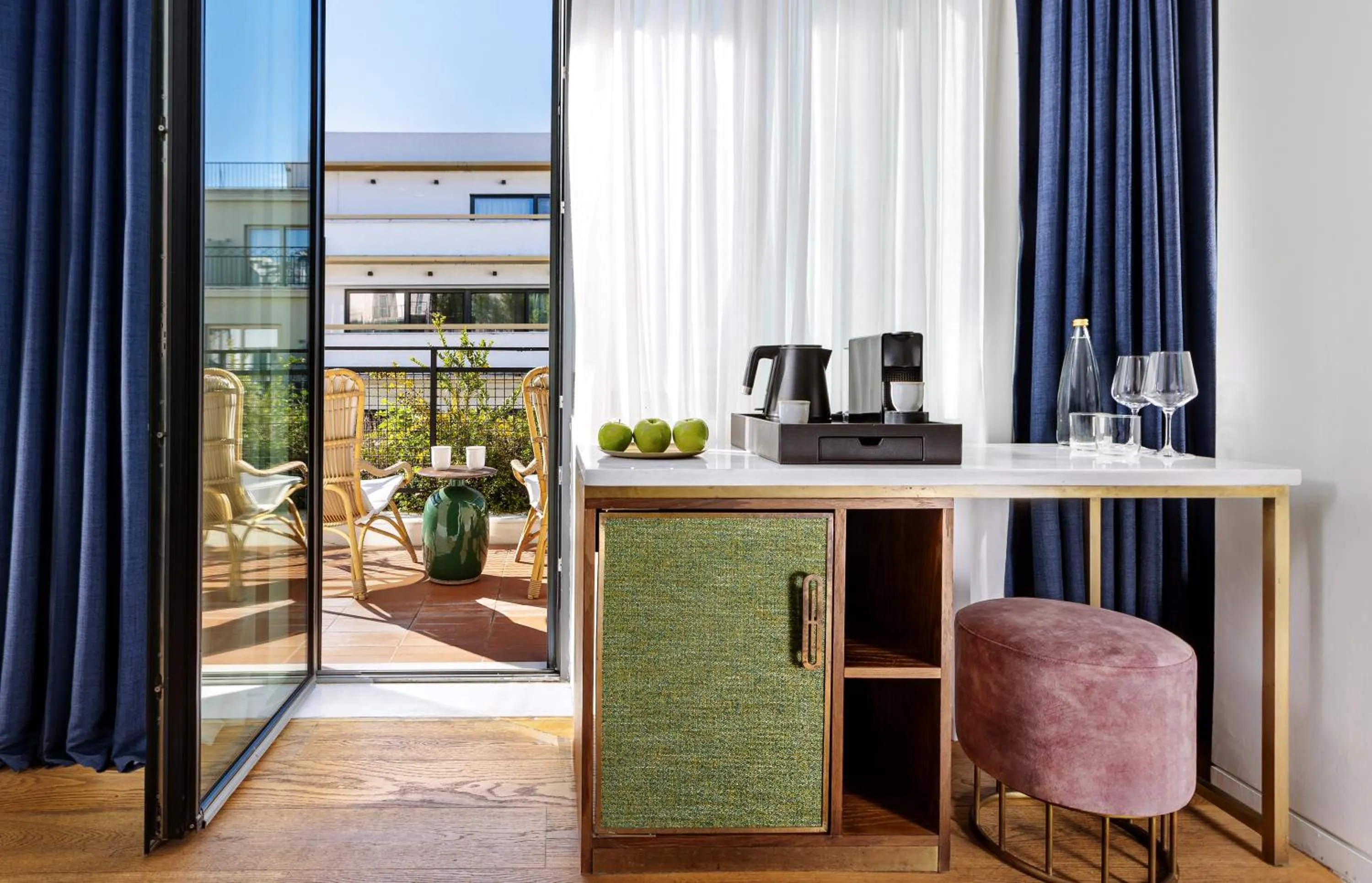 Coffee/tea facilities in Gatsby Athens