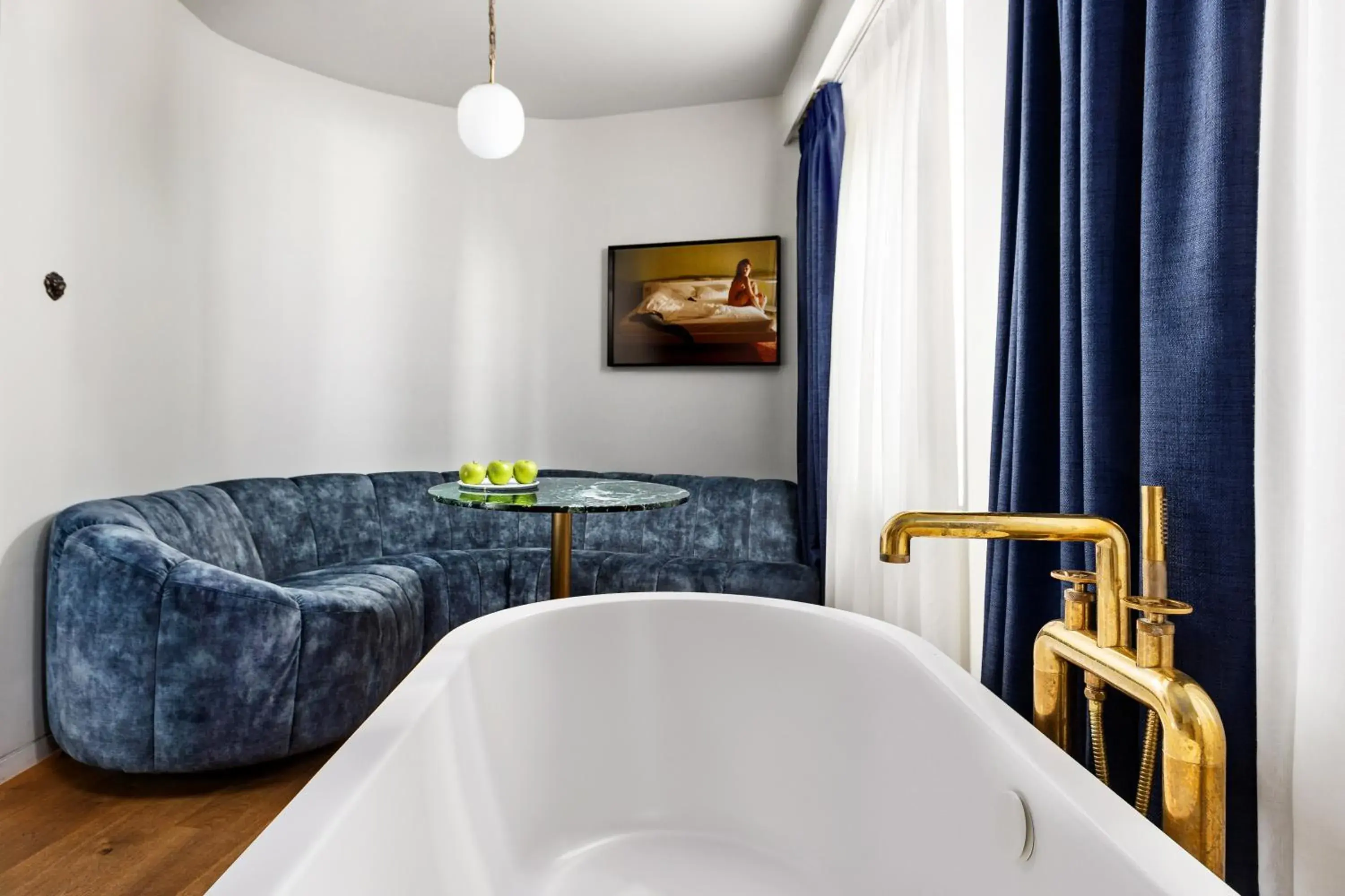 Seating area, Bed in Gatsby Athens Seating area, Bed in Gatsby Athens