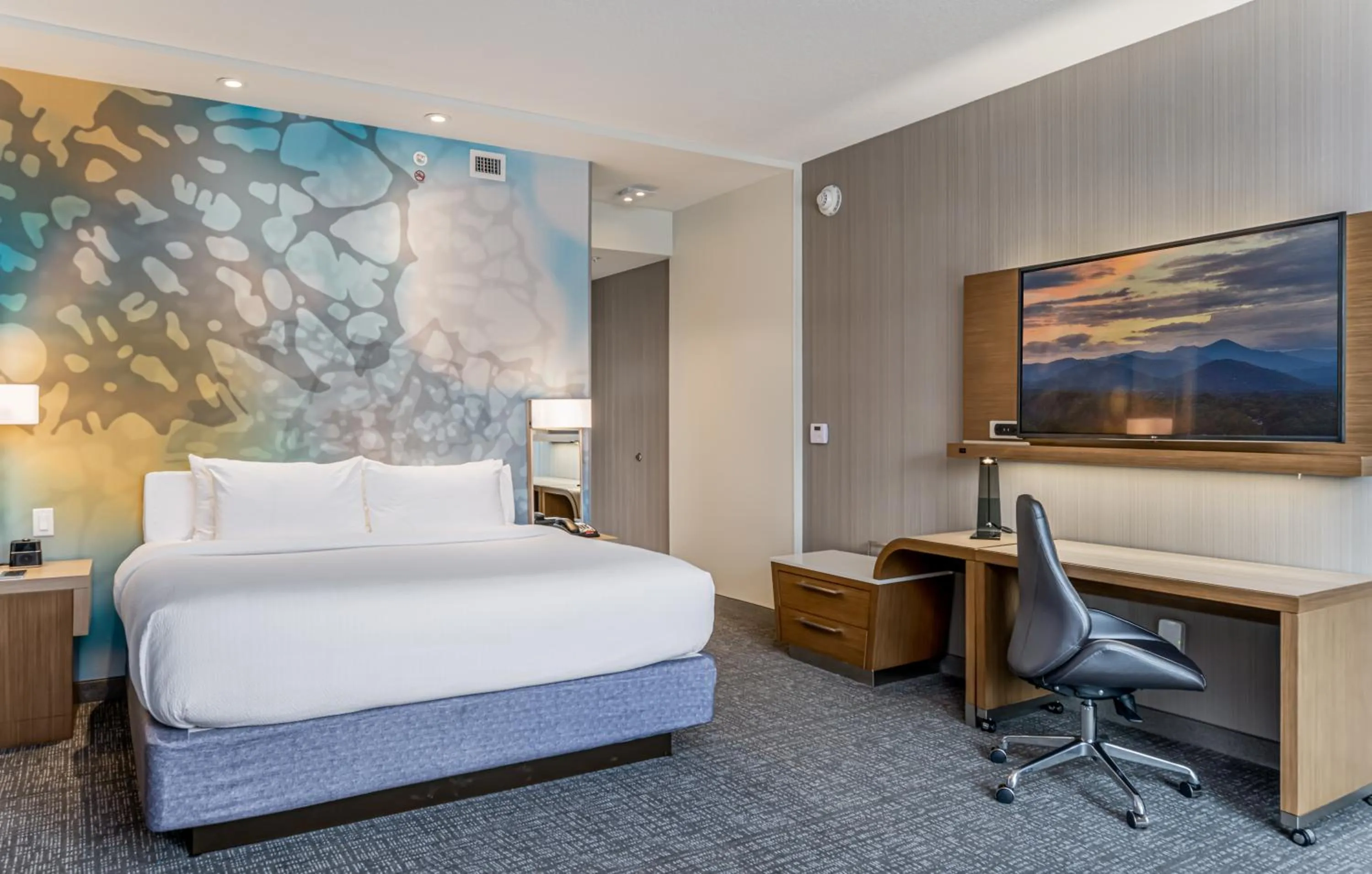 Bed in Courtyard Asheville Biltmore Village