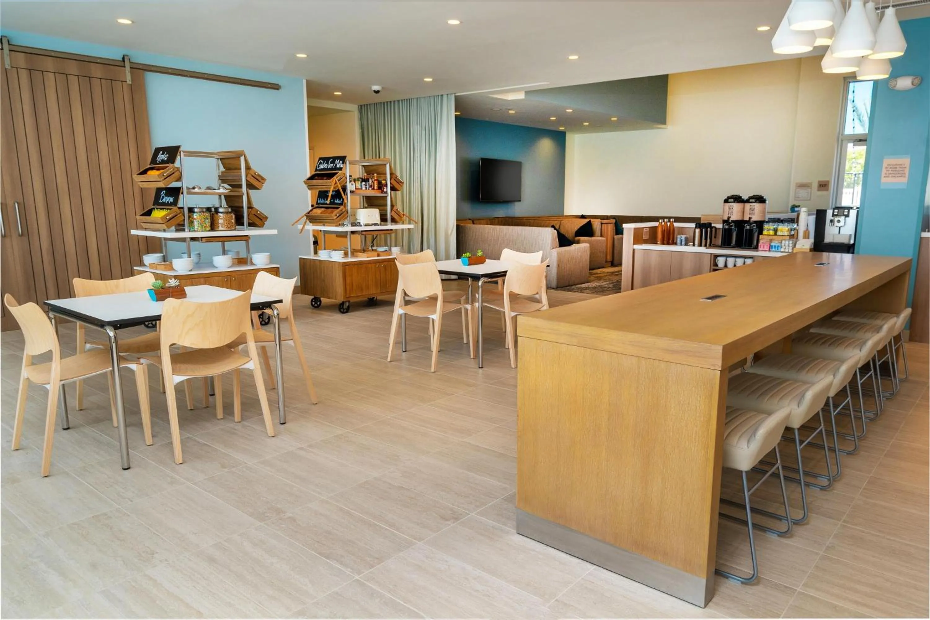 Breakfast in Element Sacramento Airport