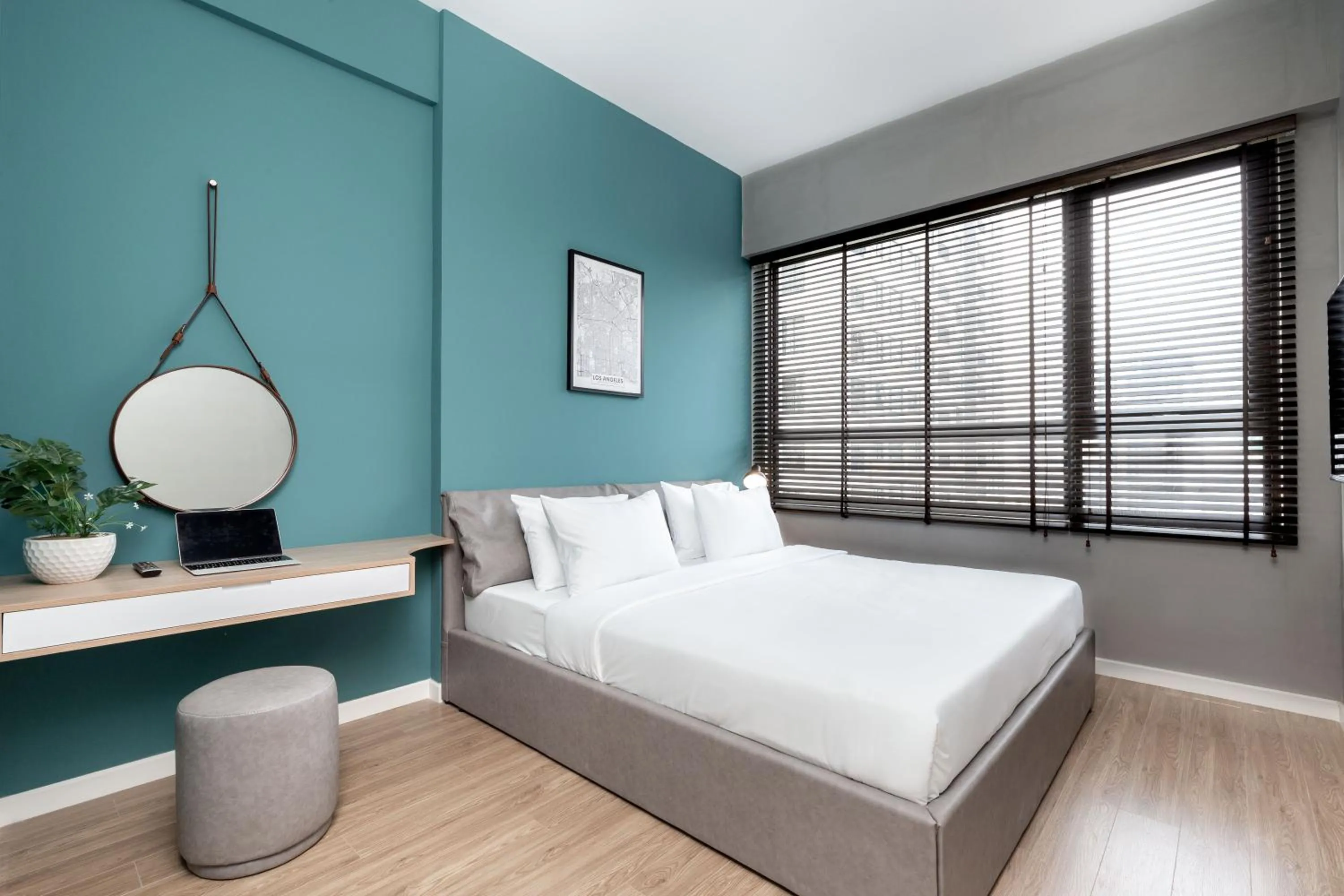 Photo of the whole room, Bed in Blue Fingers Masteri An Phu