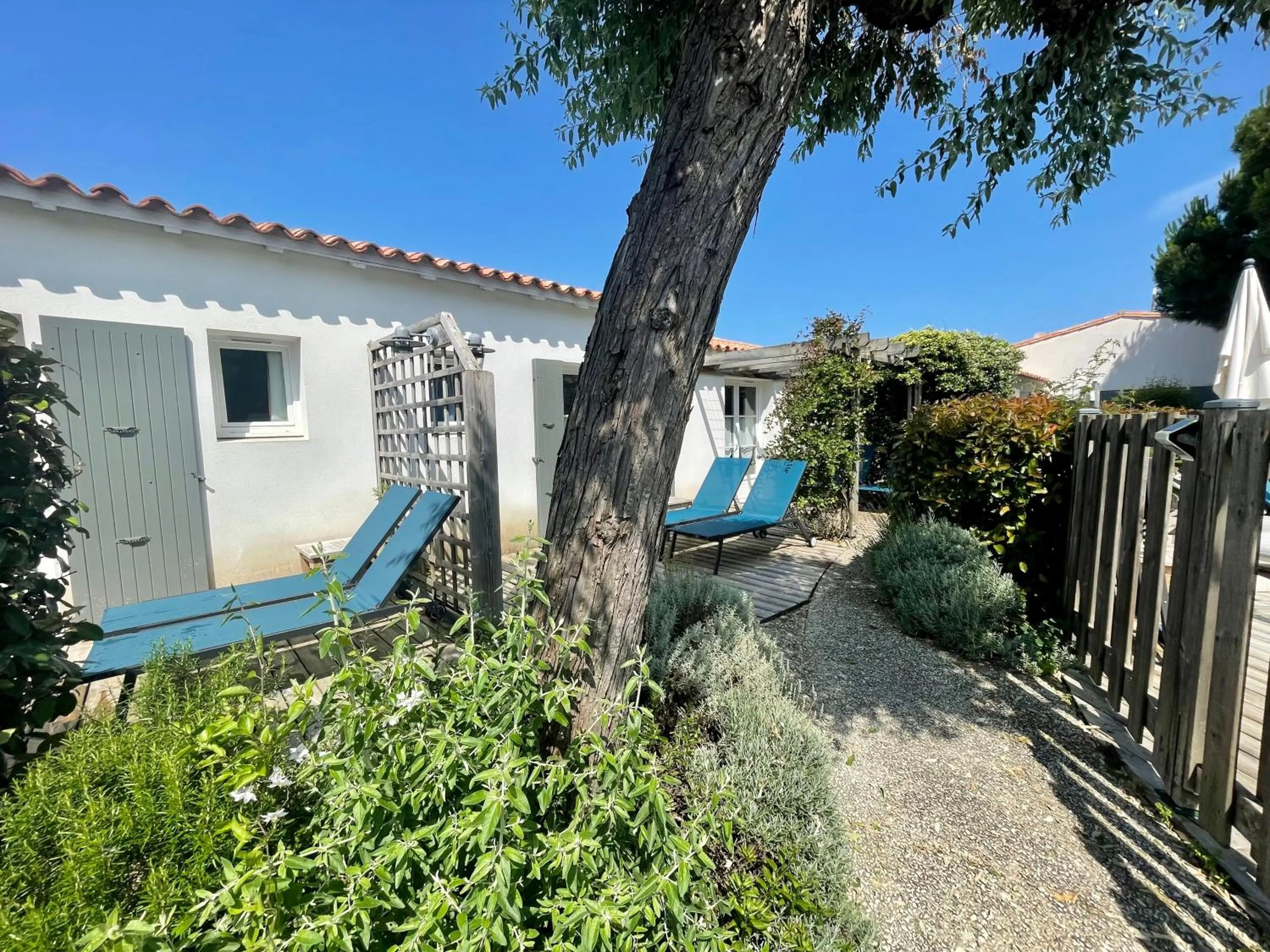 Patio in La Villa - Hôtel Bien Être
