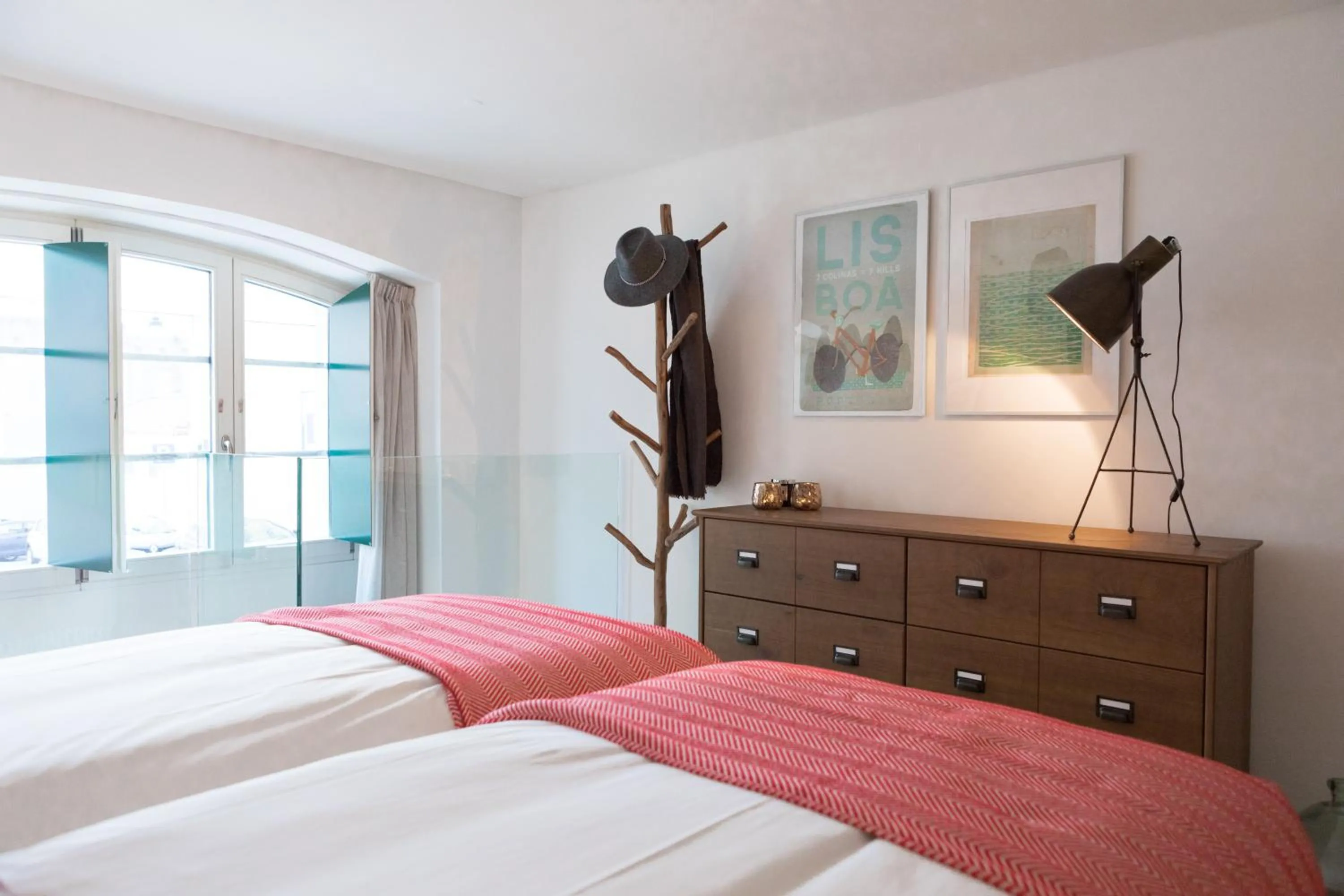 Stylish Tailor Made Flat