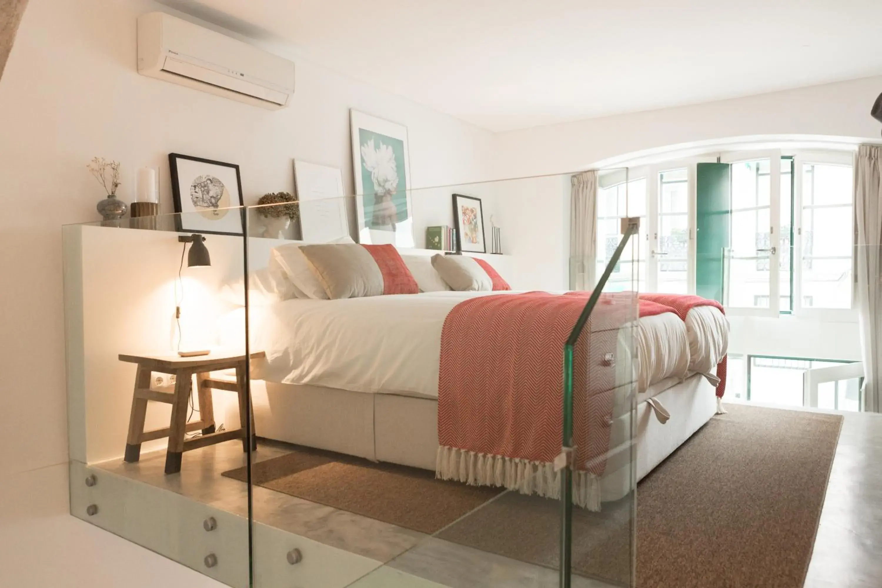 Stylish Tailor Made Flat Stylish Tailor Made Flat