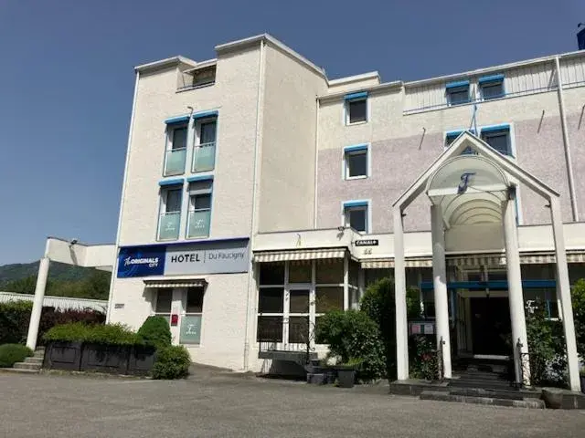 Property building in The Originals City, Hôtel du Faucigny, Cluses Ouest Property building in The Originals City, Hôtel du Faucigny, Cluses Ouest