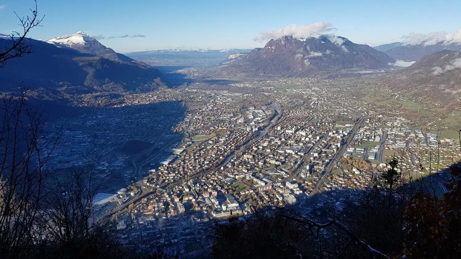 City view in The Originals City, Hôtel du Faucigny, Cluses Ouest City view in The Originals City, Hôtel du Faucigny, Cluses Ouest