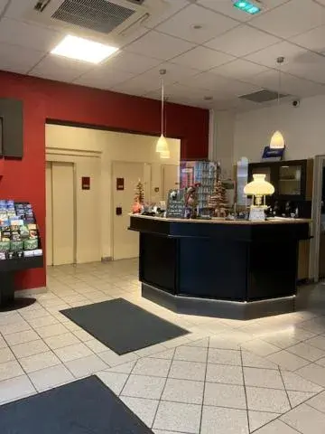 Lobby or reception in The Originals City, Hôtel du Faucigny, Cluses Ouest Lobby or reception in The Originals City, Hôtel du Faucigny, Cluses Ouest