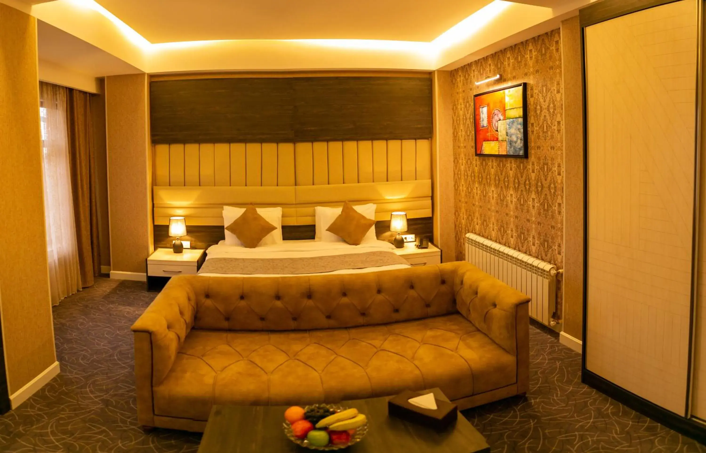 Photo of the whole room, Bed in Parkway Inn Hotel & Spa Photo of the whole room, Bed in Parkway Inn Hotel & Spa