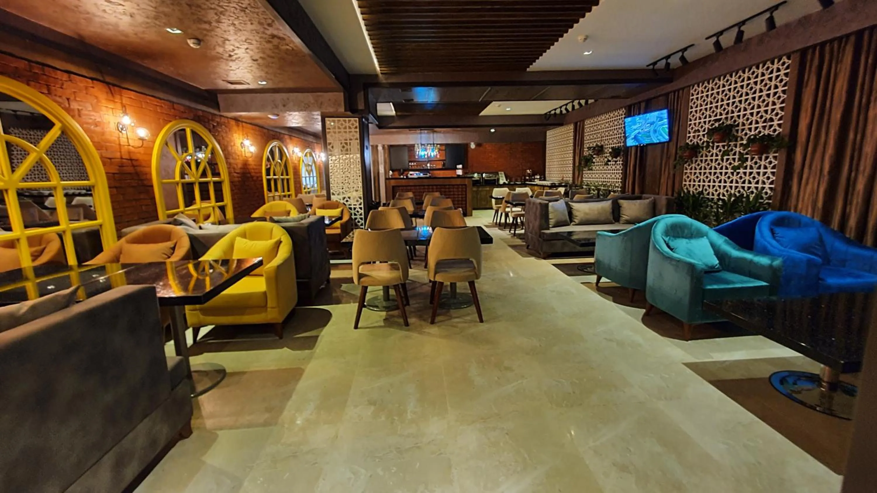 Restaurant/places to eat in Parkway Inn Hotel & Spa