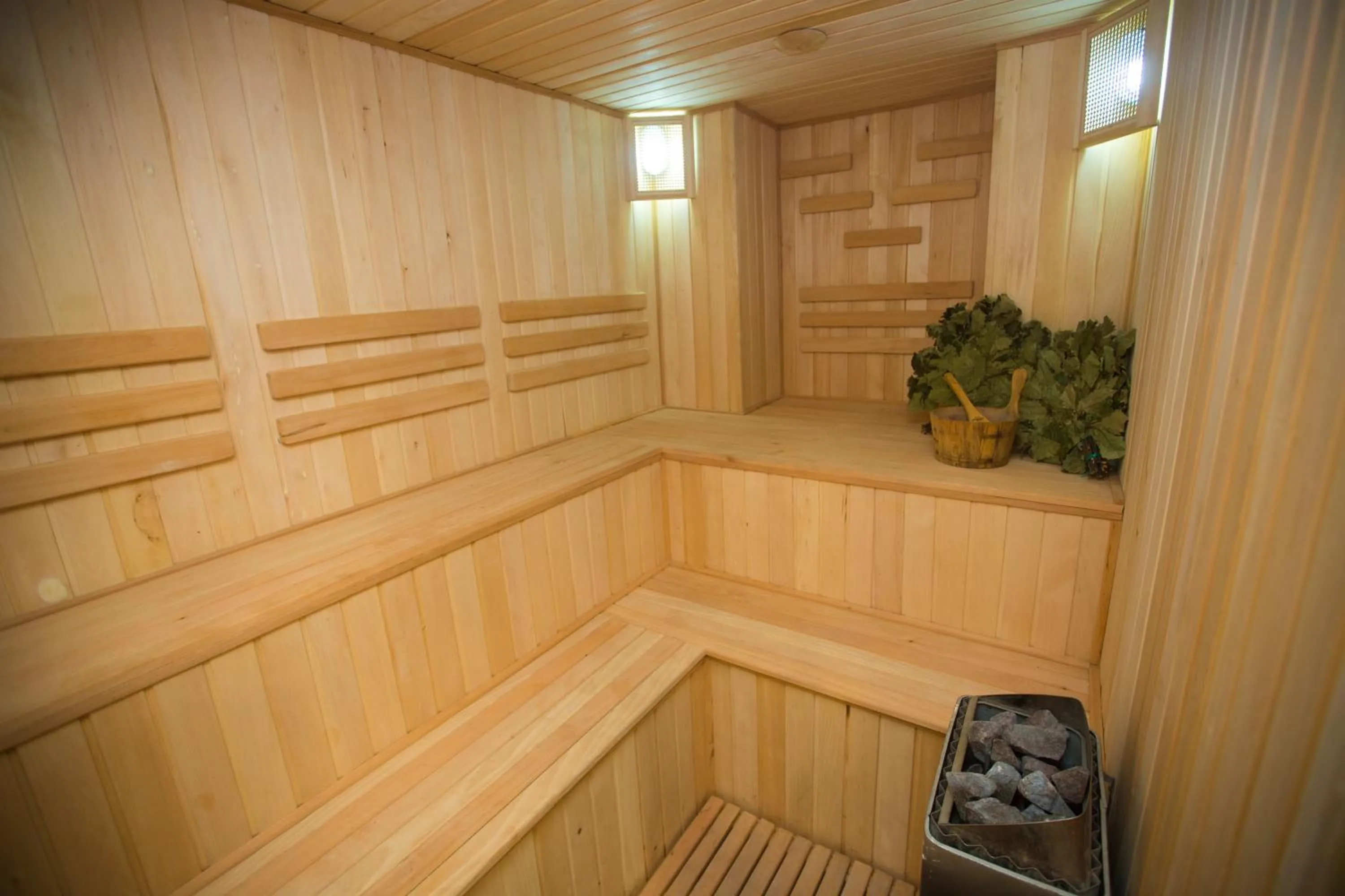 Sauna in Parkway Inn Hotel & Spa