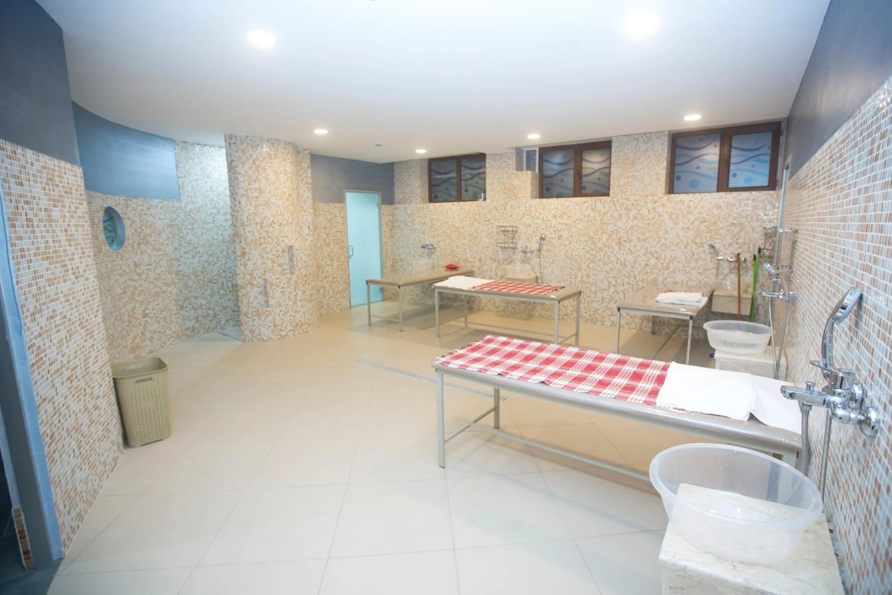 Massage in Parkway Inn Hotel & Spa