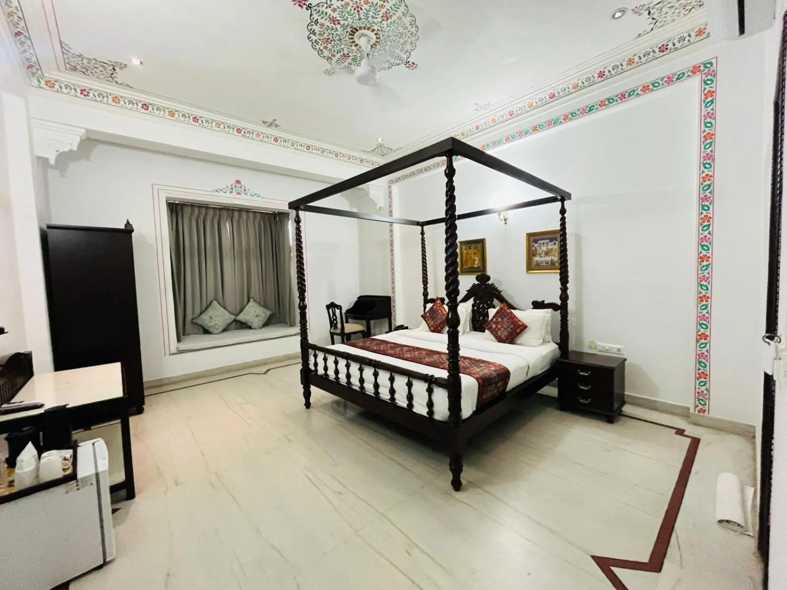 Bedroom, Bed in Hotel Boheda Palace - 1KM away from Lake Pichola