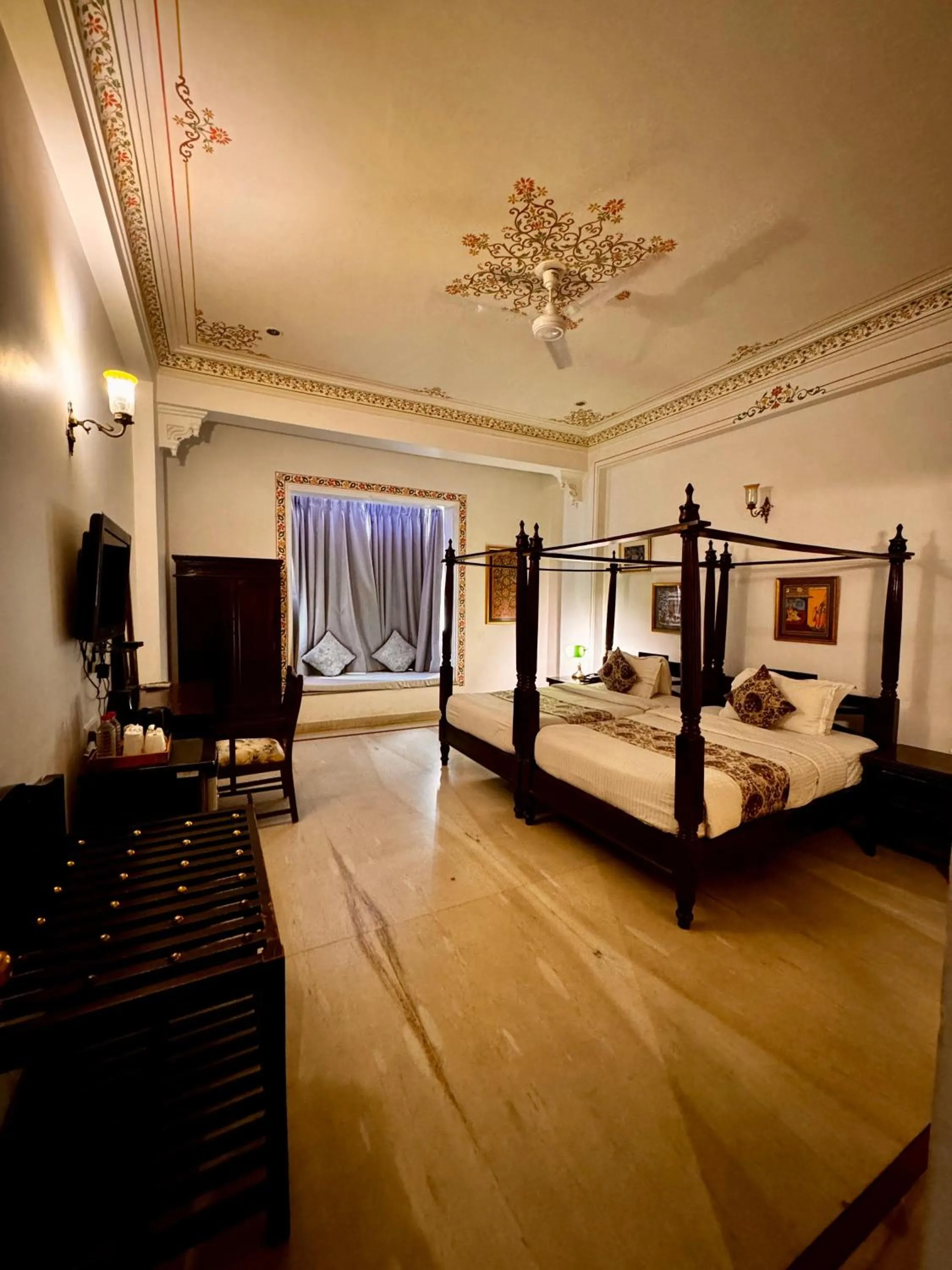 Bedroom, Bed in Hotel Boheda Palace - 1KM away from Lake Pichola