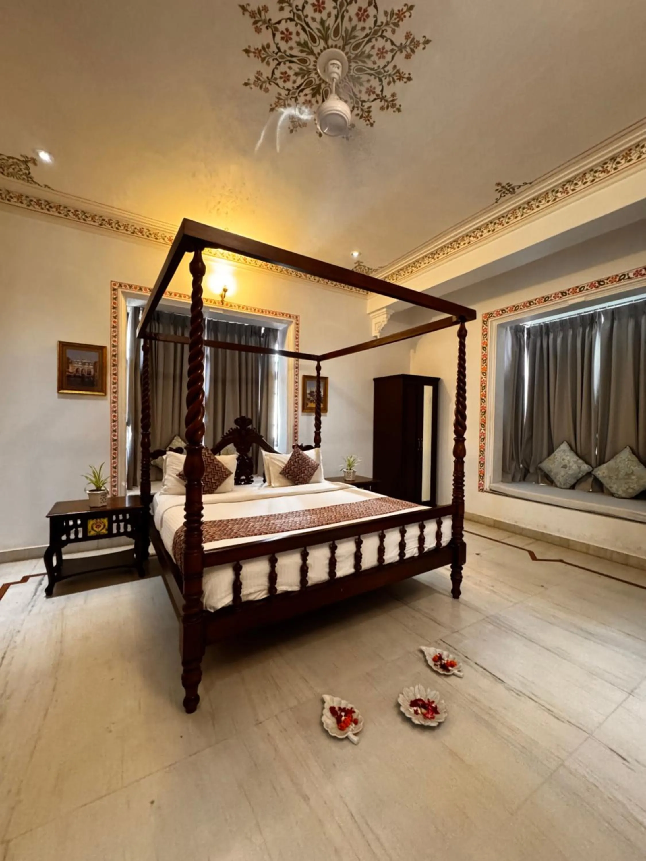 Bedroom, Bed in Hotel Boheda Palace - 1KM away from Lake Pichola