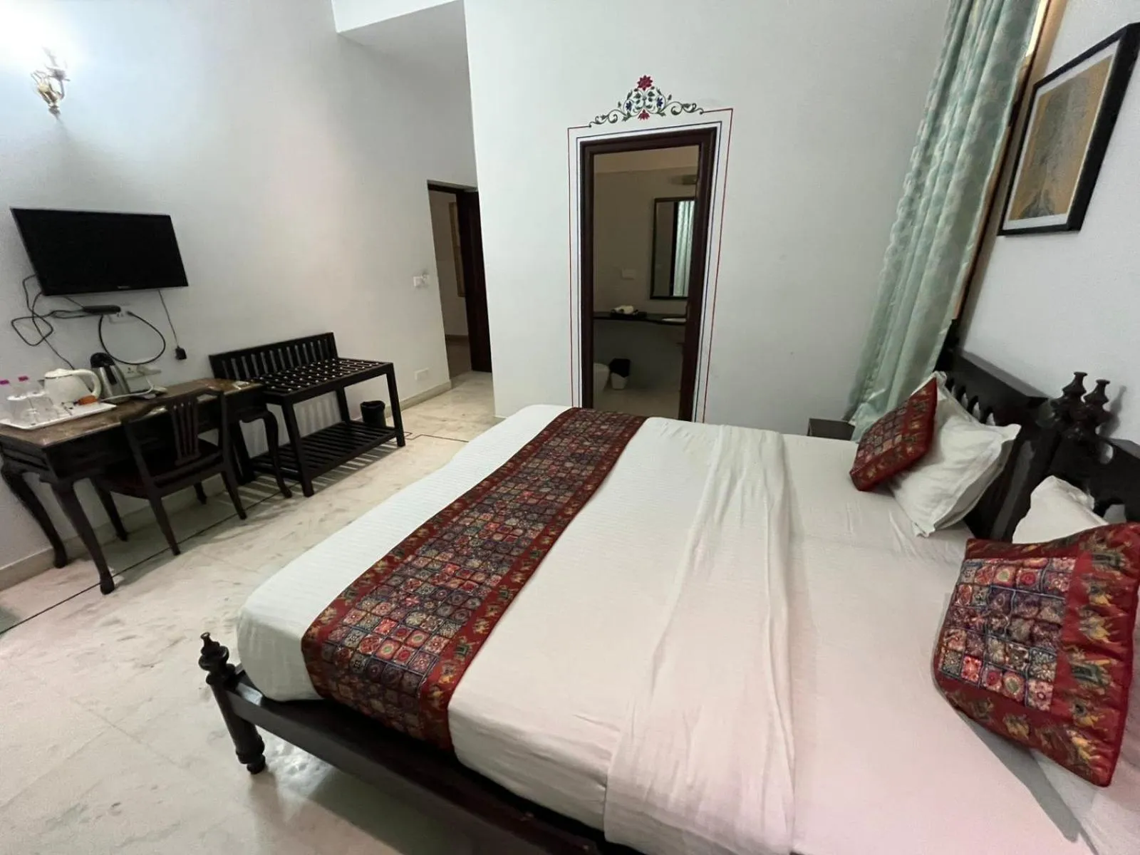 Bed in Hotel Boheda Palace - 1KM away from Lake Pichola