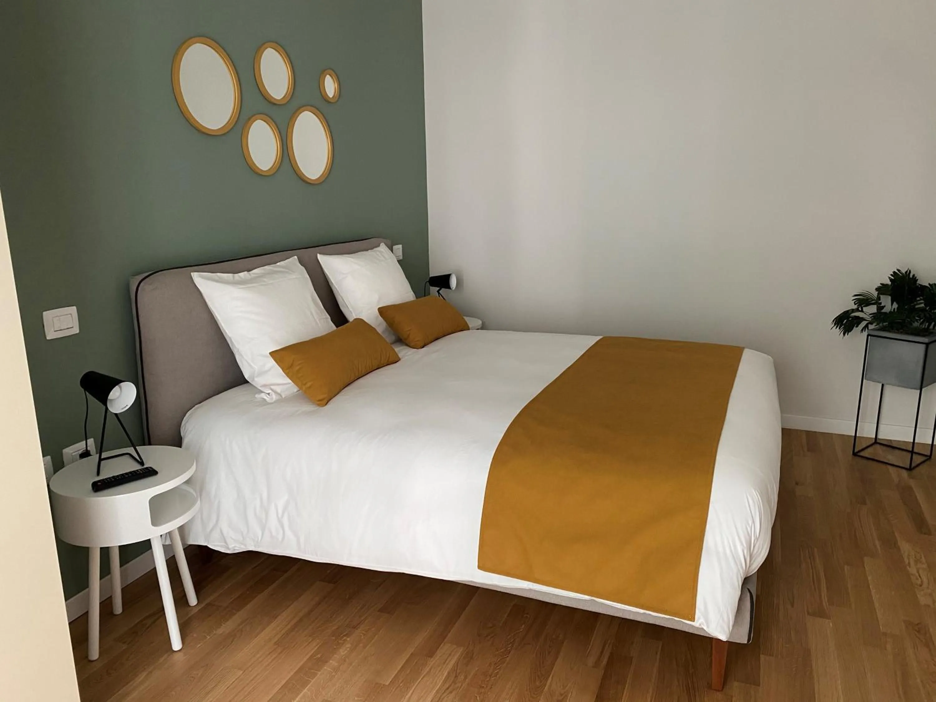 Bedroom, Bed in Domitys Quarto Verde