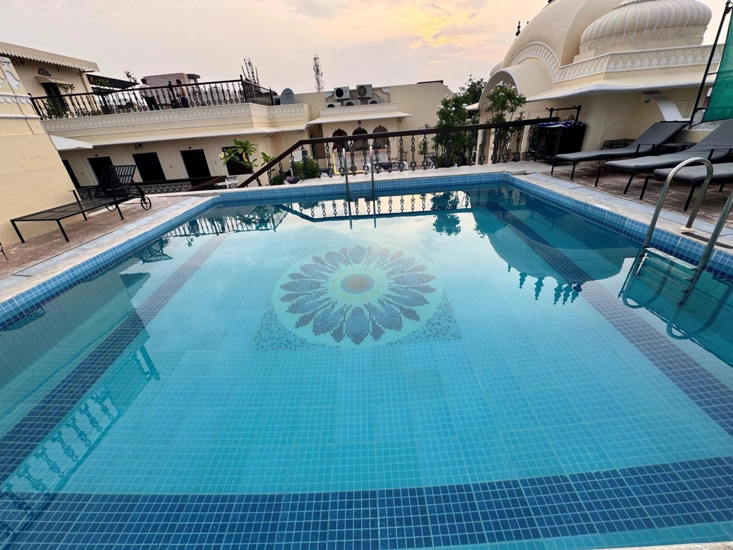 Swimming pool in Khandela Haveli - a Boutique Heritage Hotel