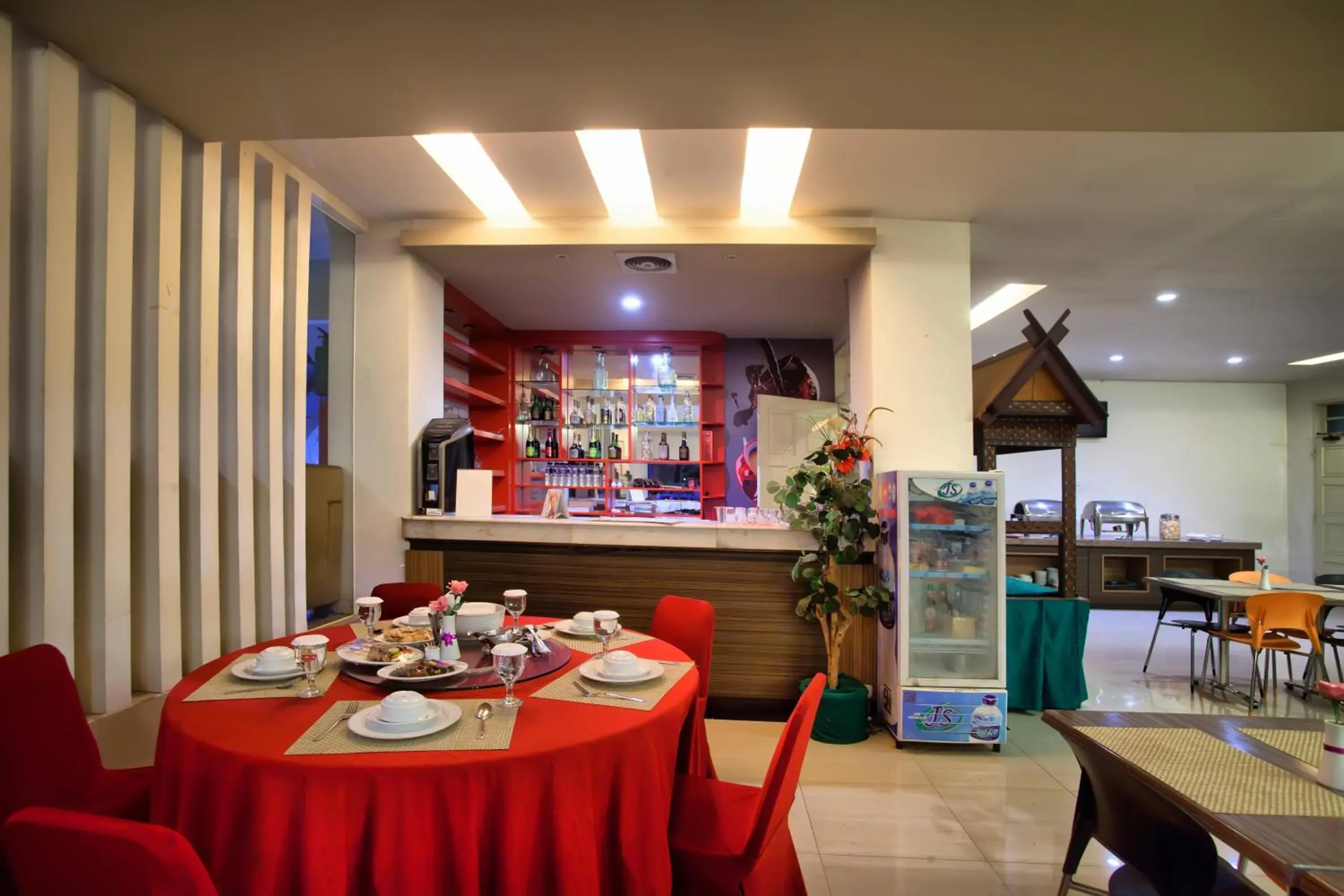 Restaurant/places to eat in HOTEL PRIMA Restaurant/places to eat in HOTEL PRIMA