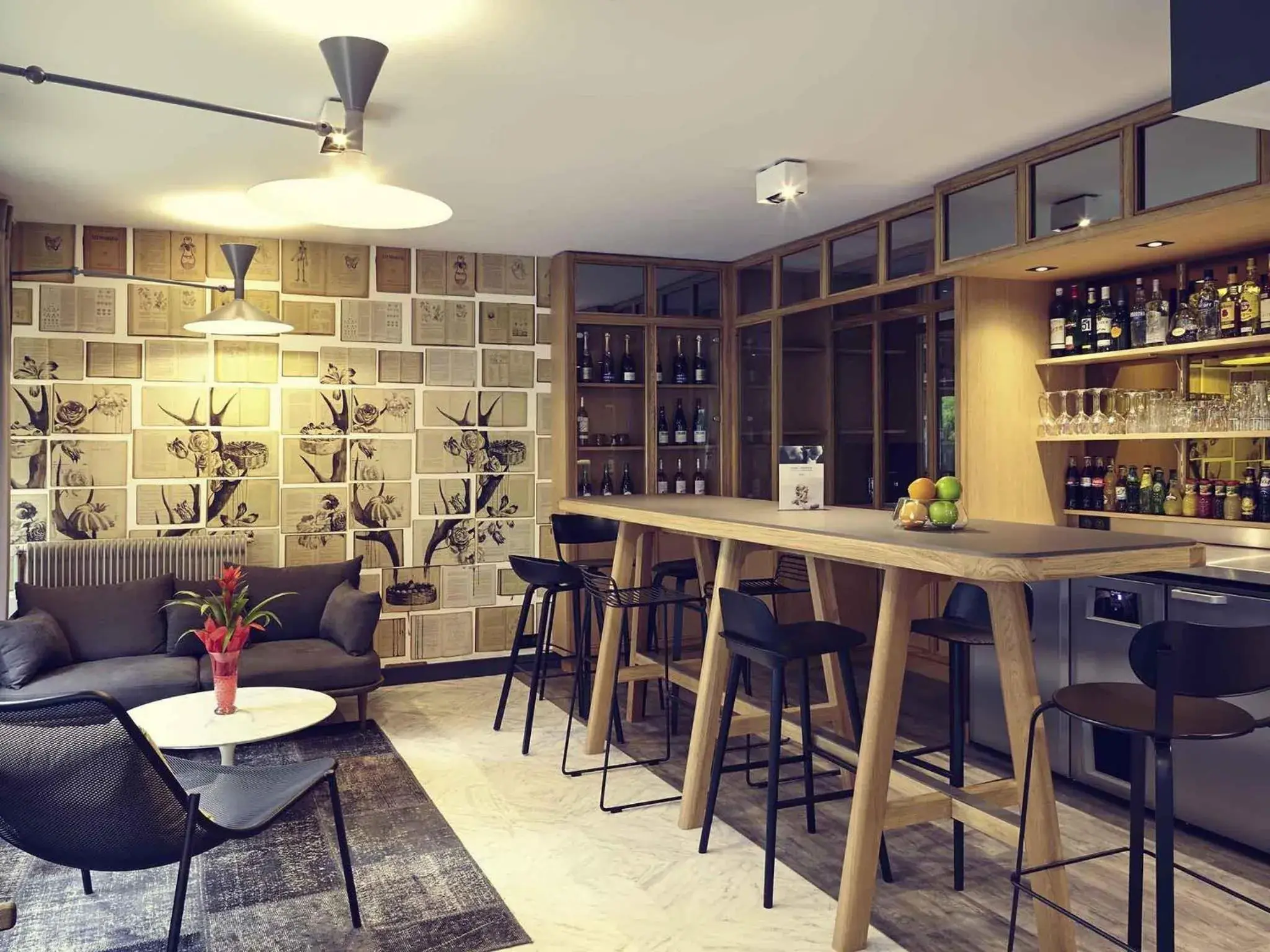 Lounge or bar in Mercure Paris Bastille Saint Antoine Lounge or bar in Mercure Paris Bastille Saint Antoine