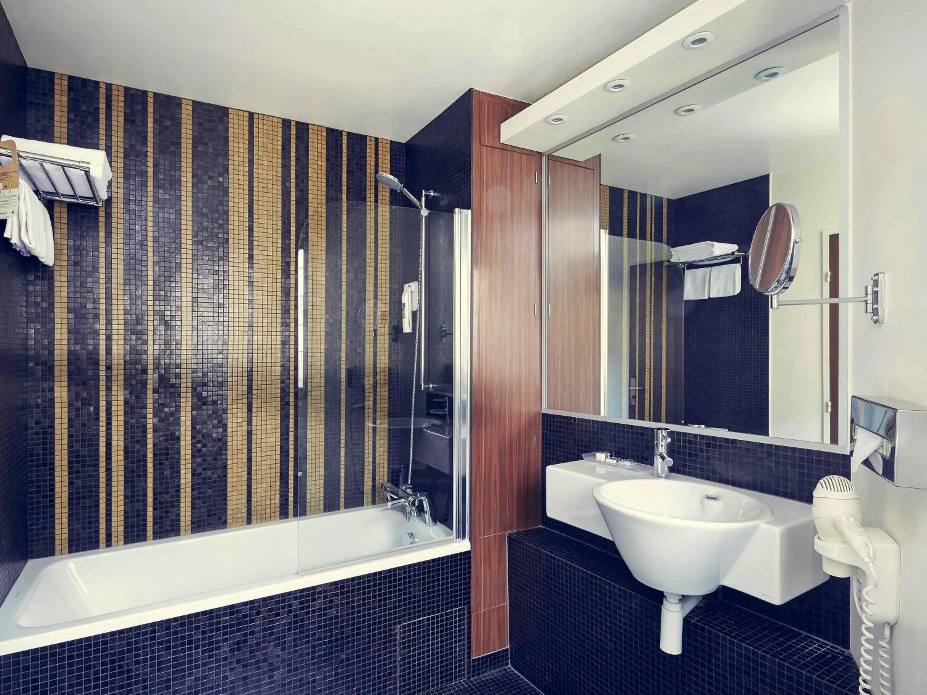 Bedroom in Mercure Paris Bastille Saint Antoine