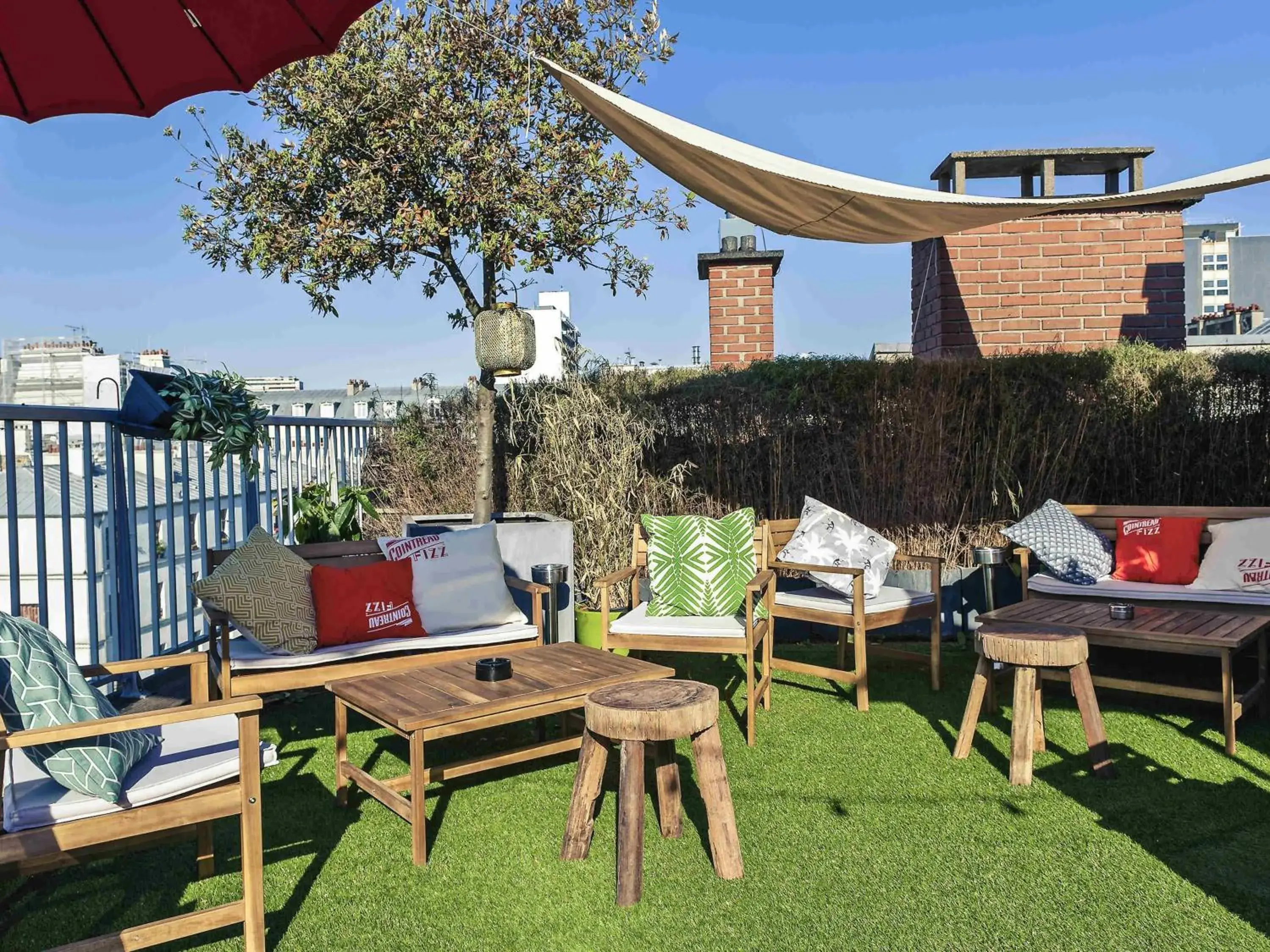 Lounge or bar in Mercure Paris Bastille Saint Antoine Lounge or bar in Mercure Paris Bastille Saint Antoine