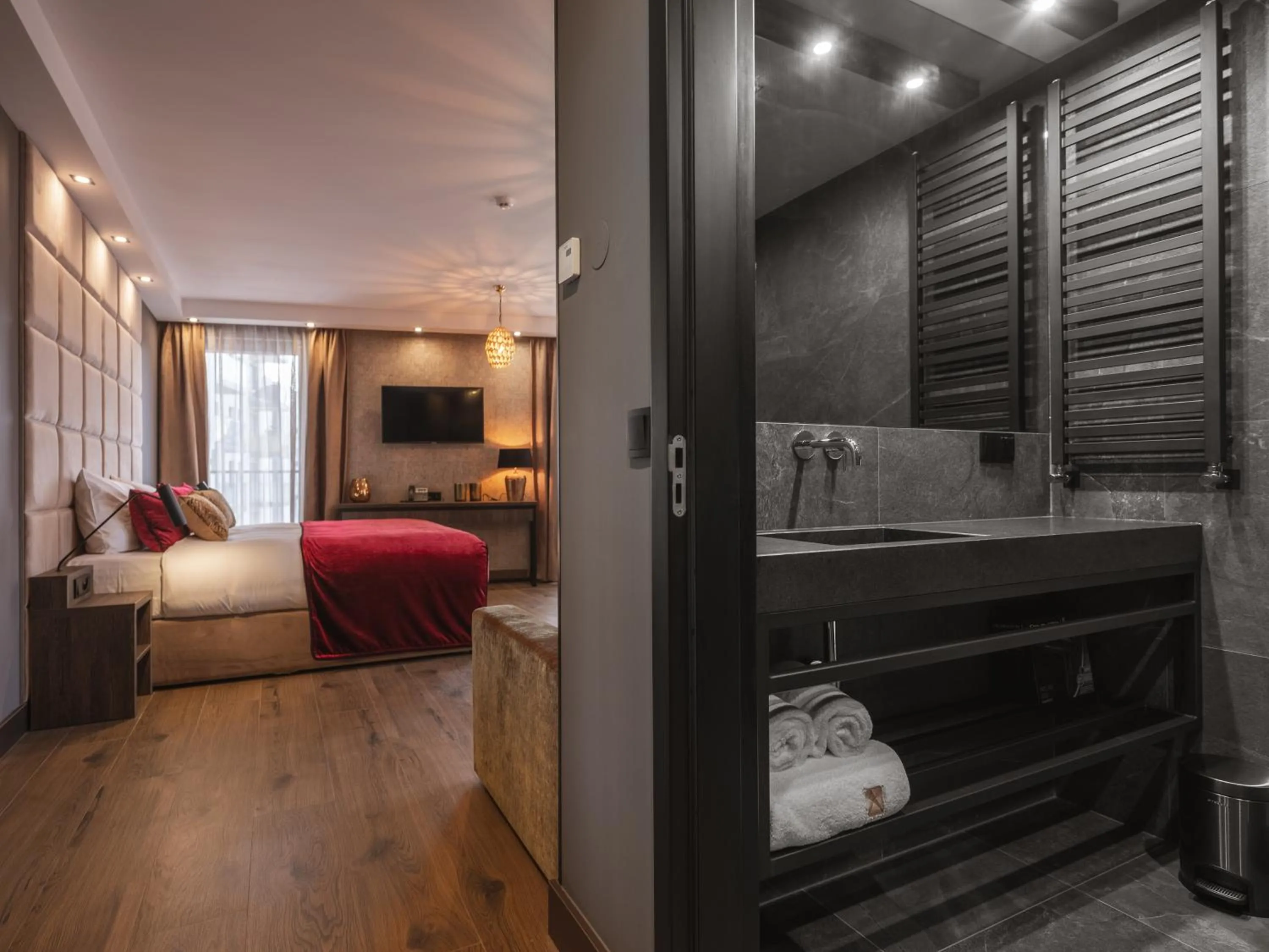 Bed in Art Suites Boutique Hotel - Krakow Center