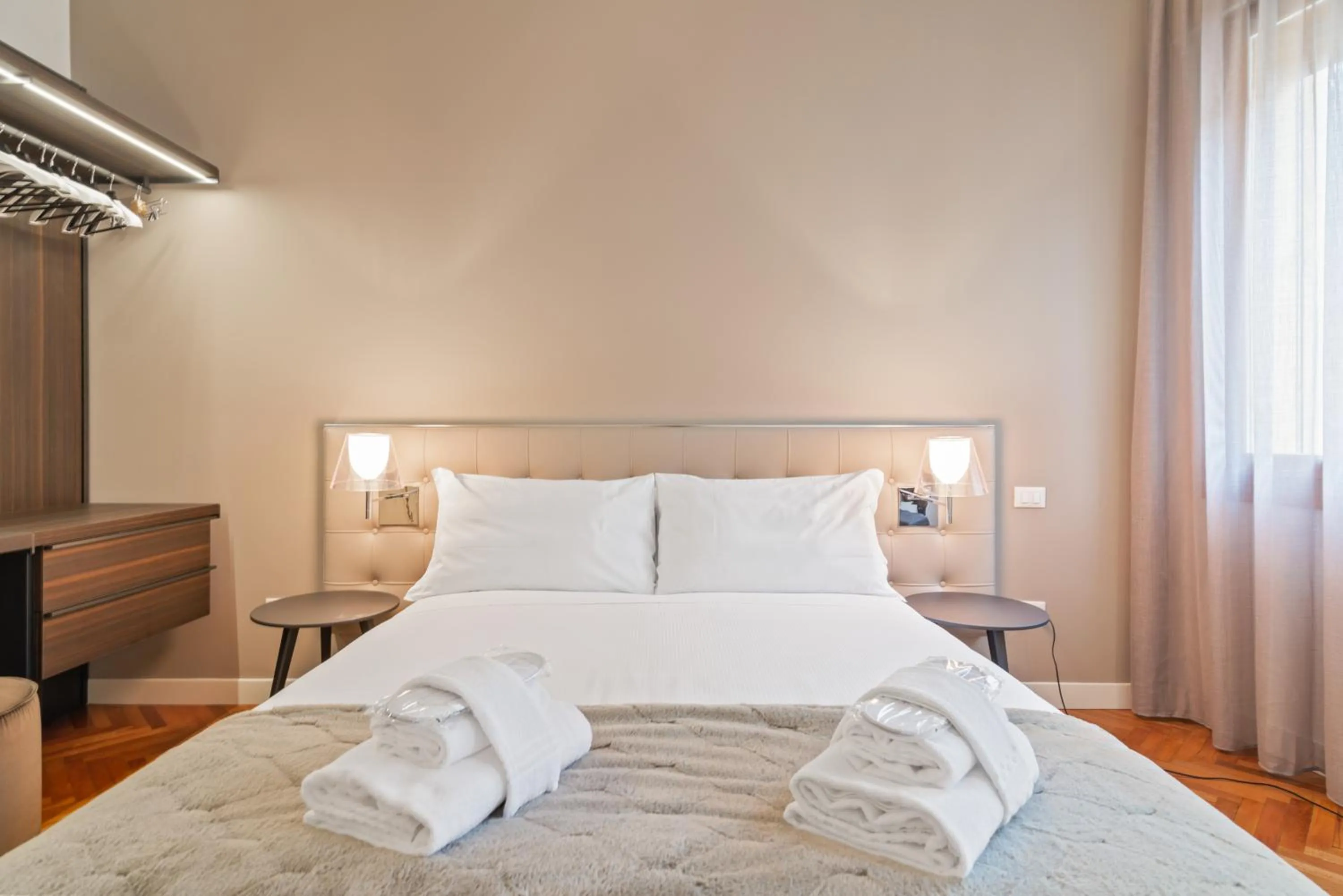 Bedroom, Bed in GuestHost - San Fermo Luxury Apartment
