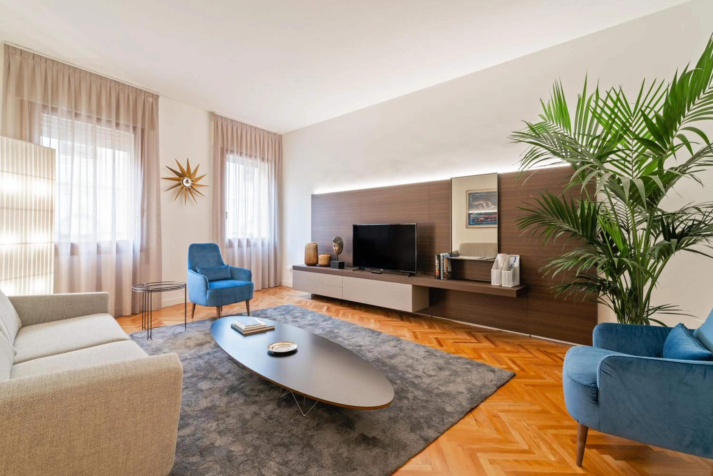 GuestHost - San Fermo Luxury Apartment