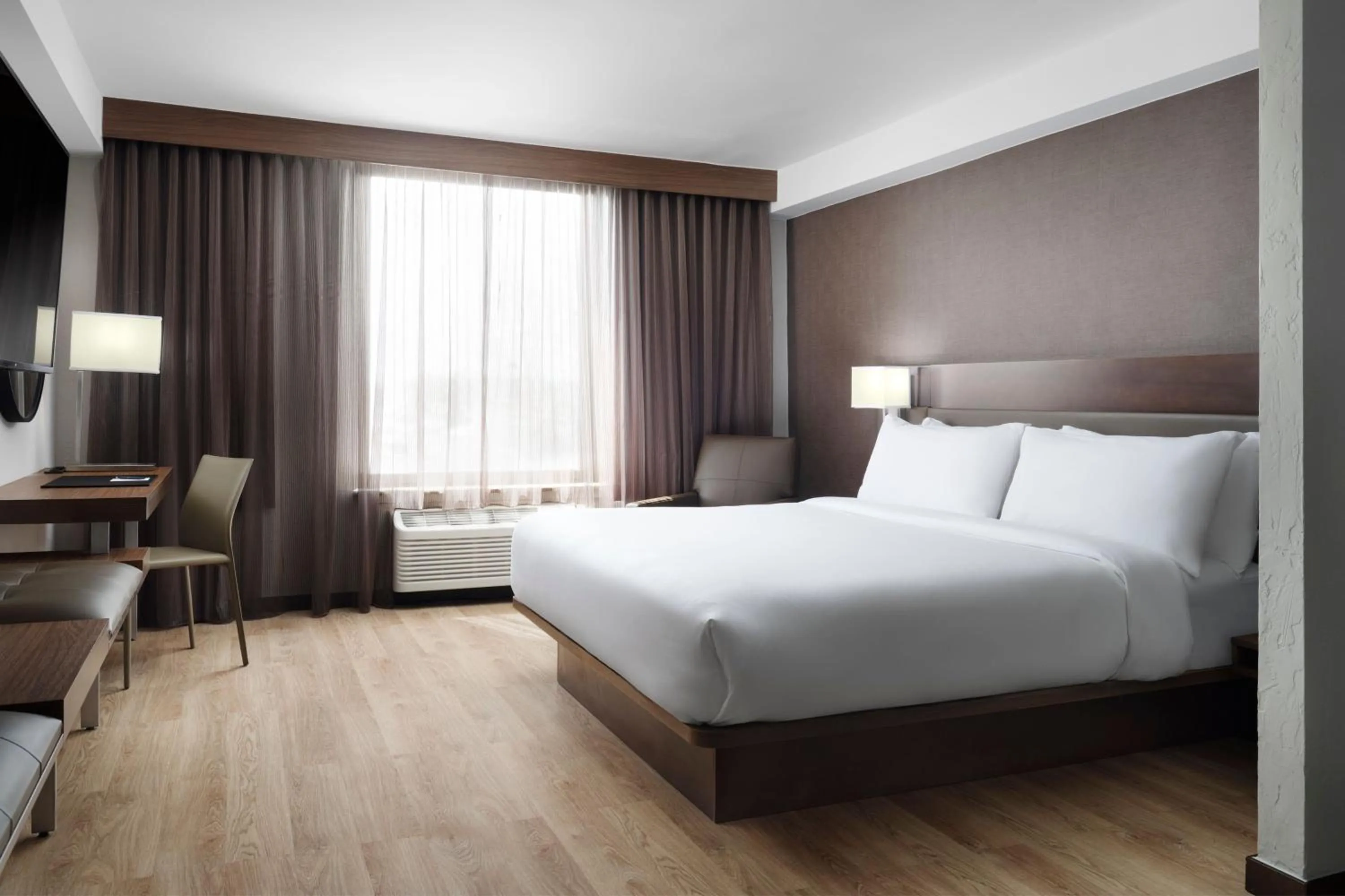 Photo of the whole room, Bed in AC Hotel Frisco Colorado