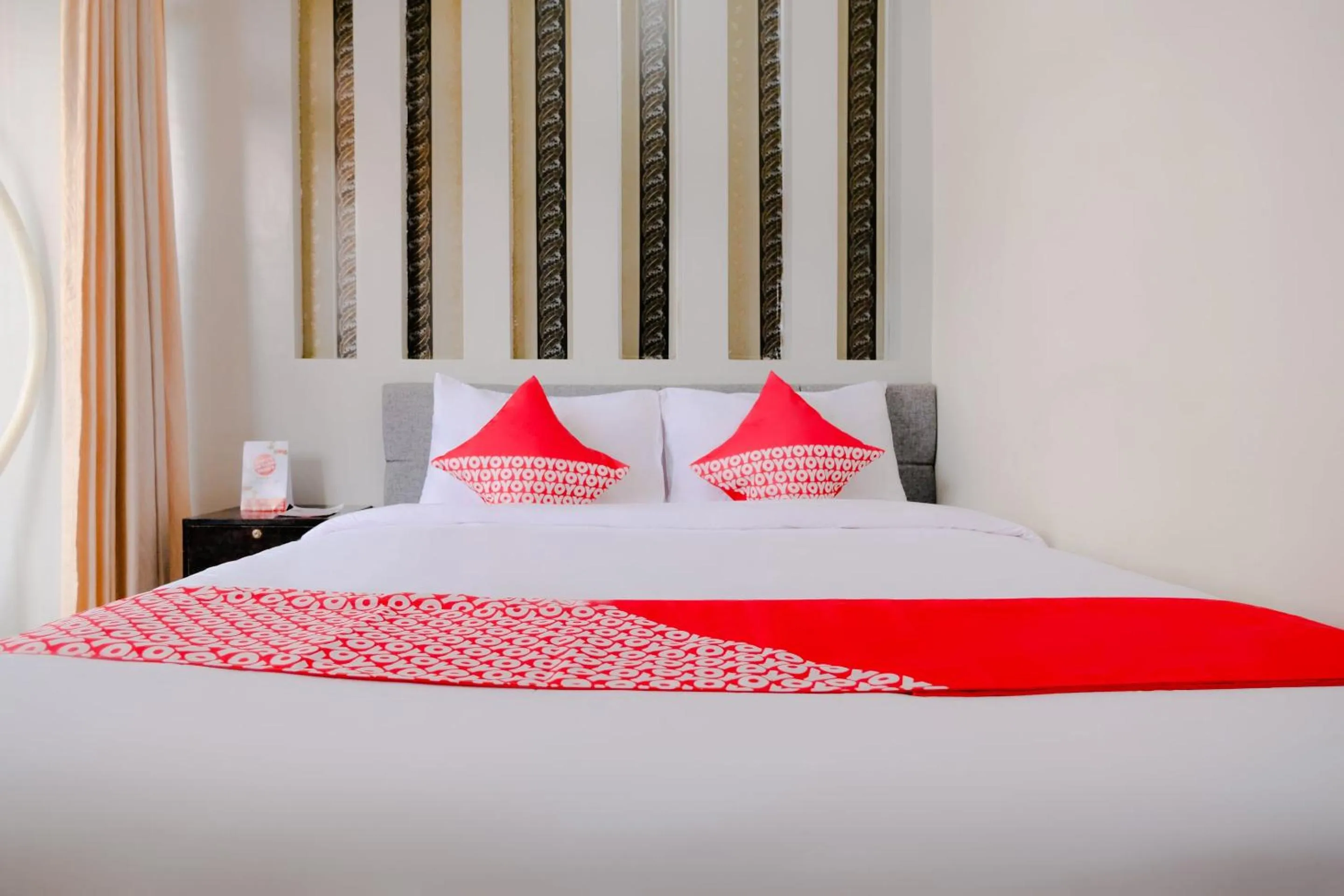 Bedroom in OYO 2376 Tiara Family Residence