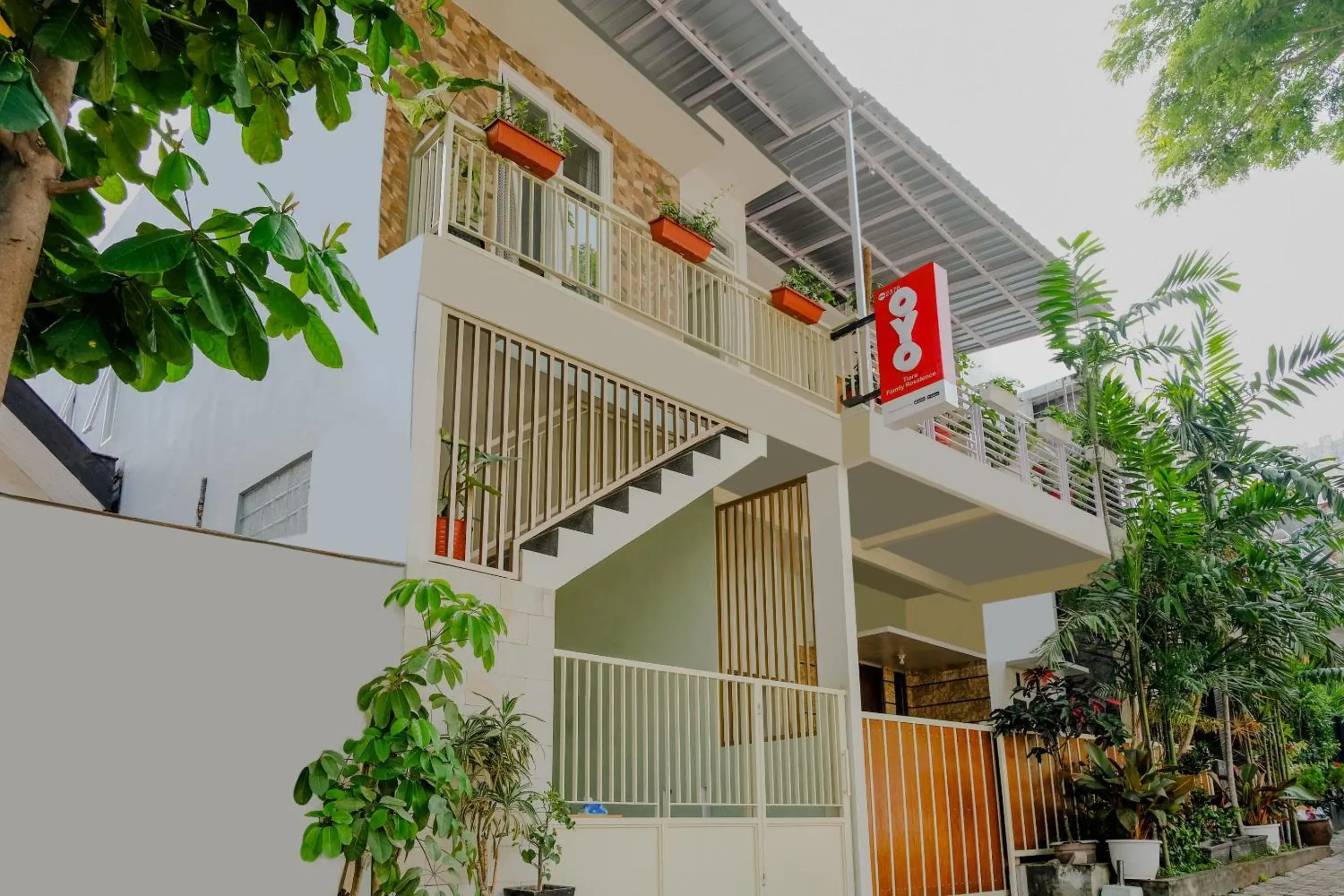 Facade/entrance in OYO 2376 Tiara Family Residence Facade/entrance in OYO 2376 Tiara Family Residence