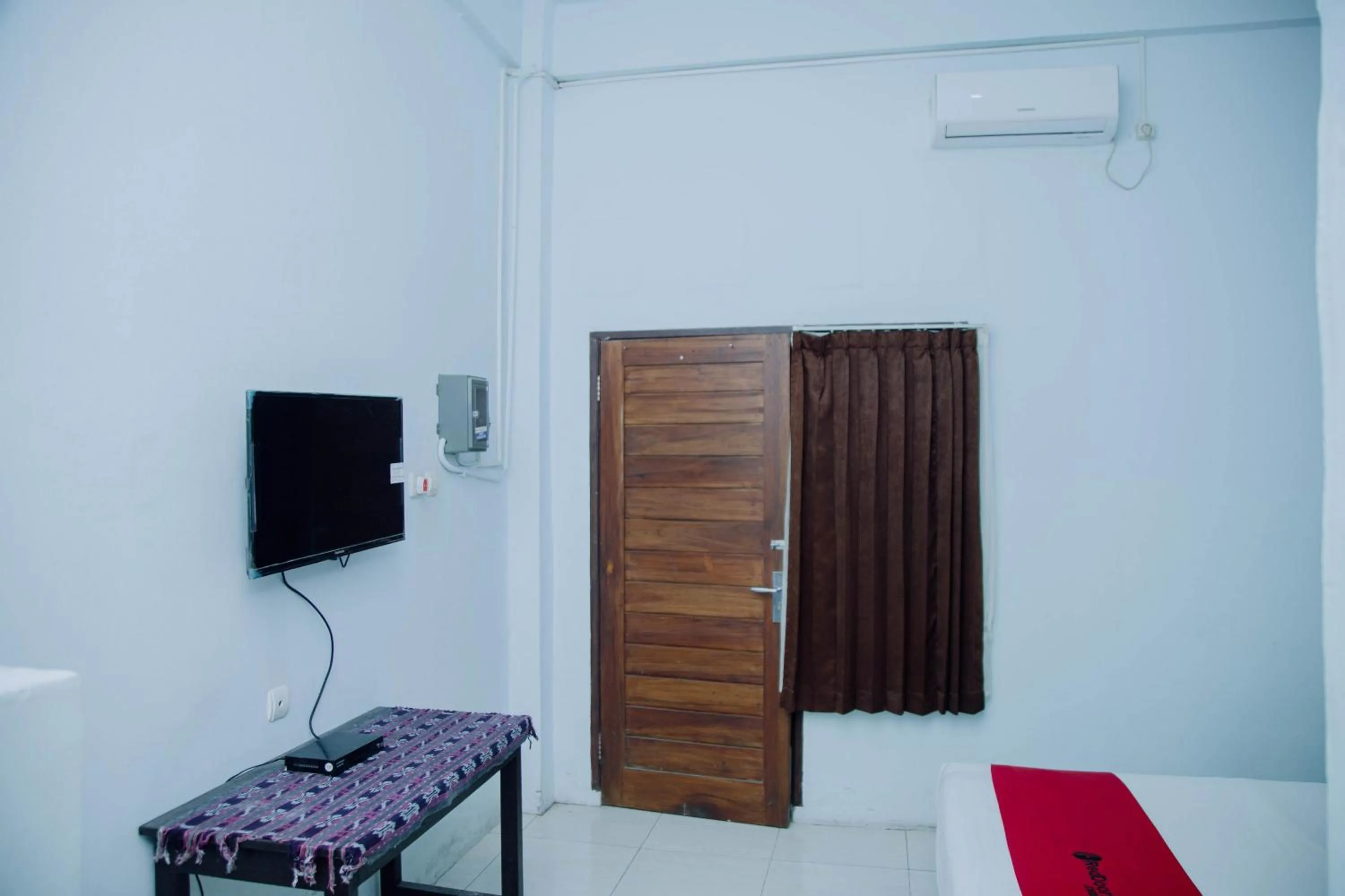 Bedroom in RedDoorz at Hening Homestay