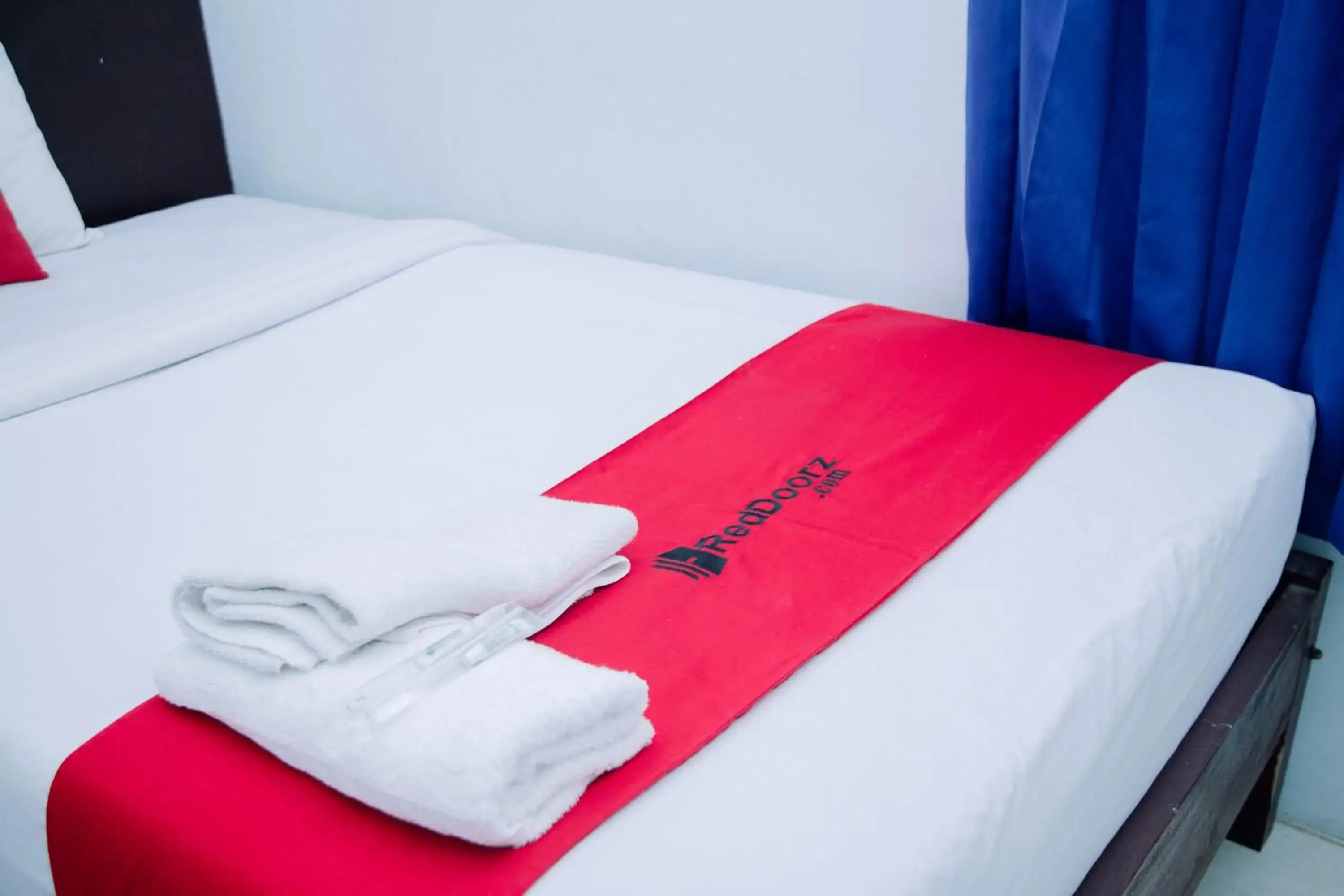 Bedroom, Bed in RedDoorz at Hening Homestay Bedroom, Bed in RedDoorz at Hening Homestay