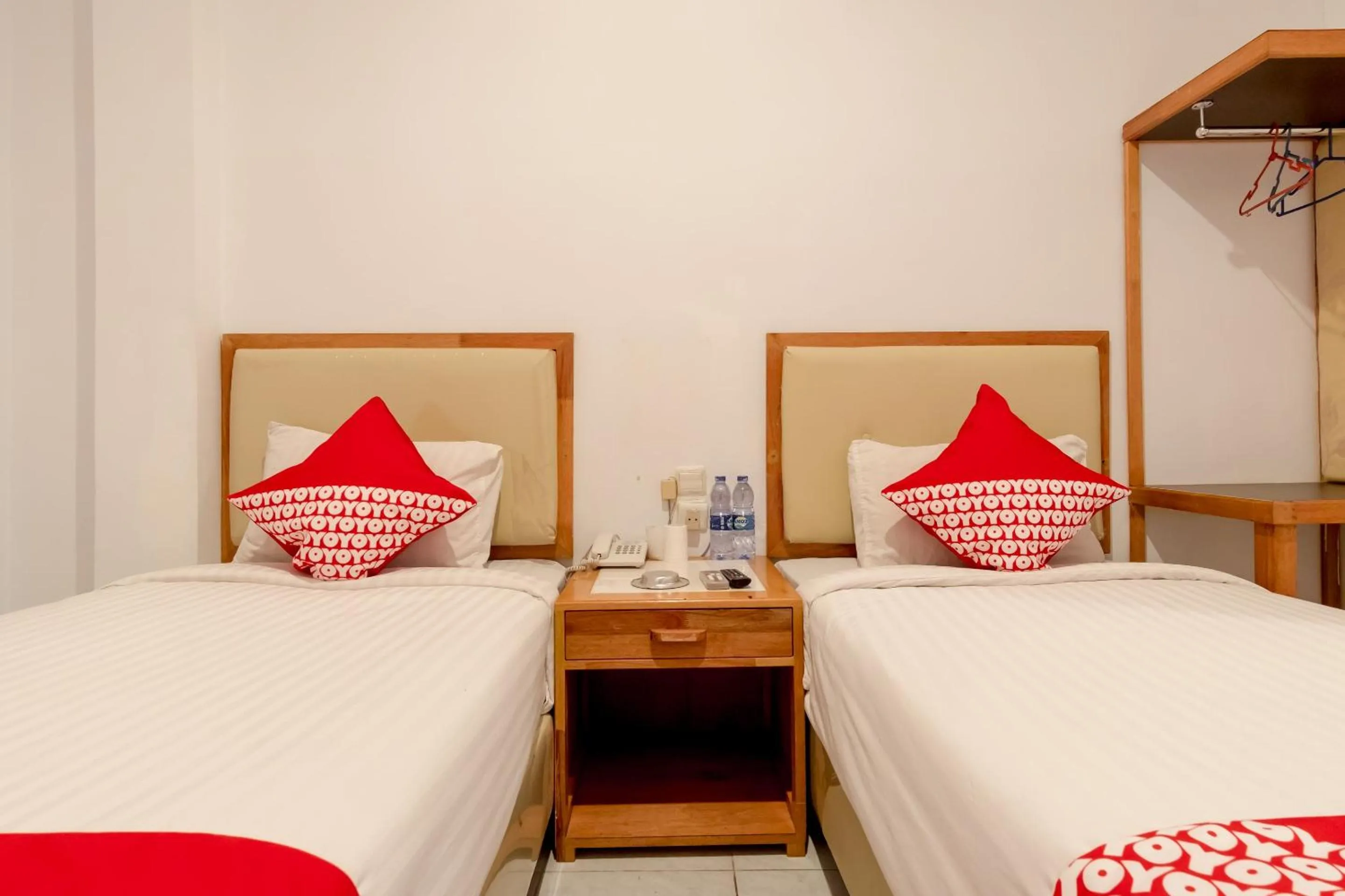 Bedroom in OYO 2410 Intan Hotel