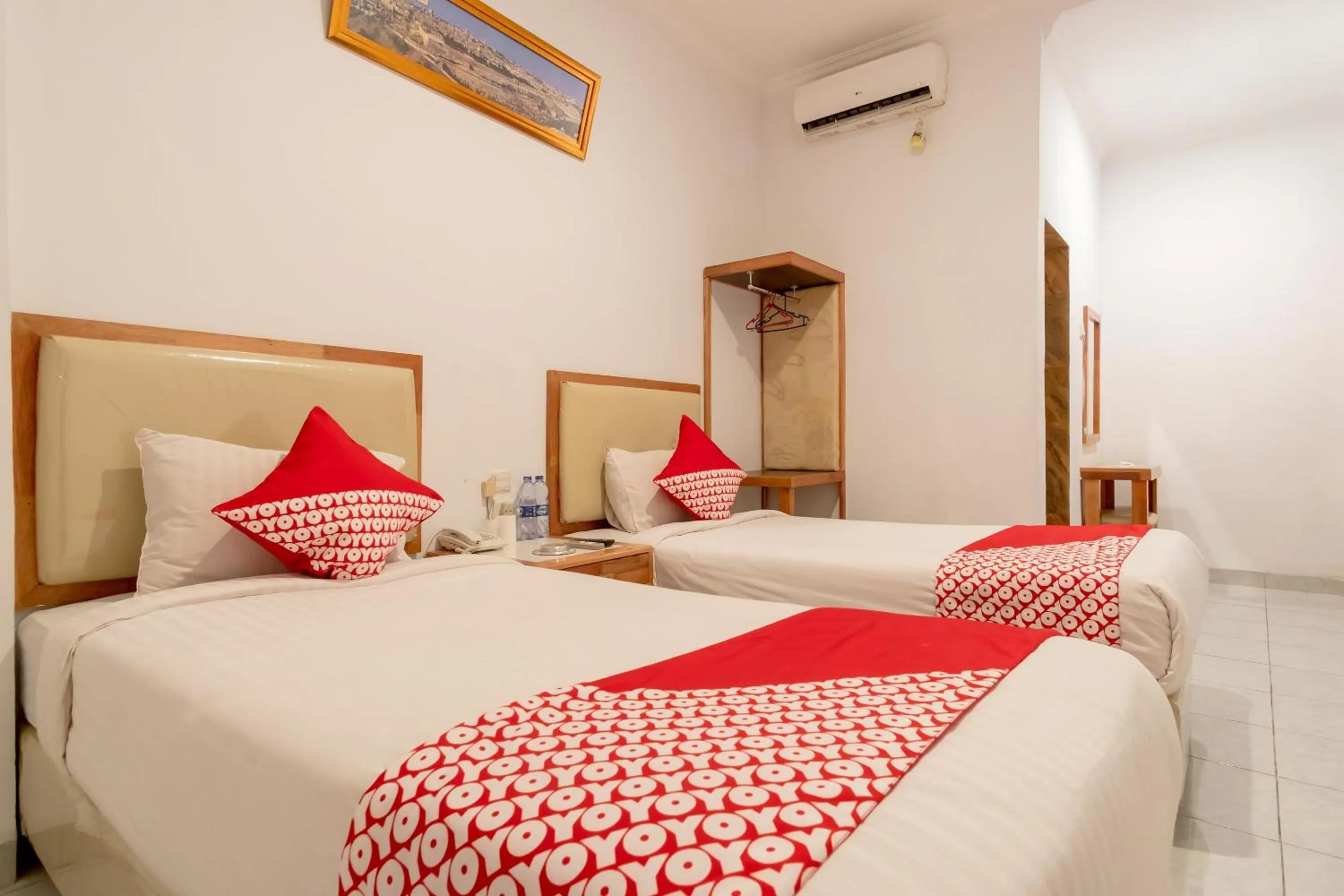 Bedroom in OYO 2410 Intan Hotel